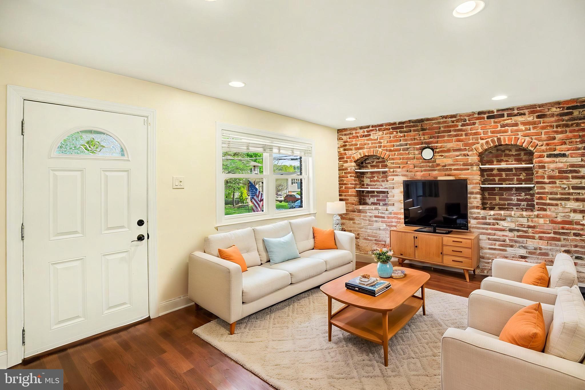 ROSLYN - Residential