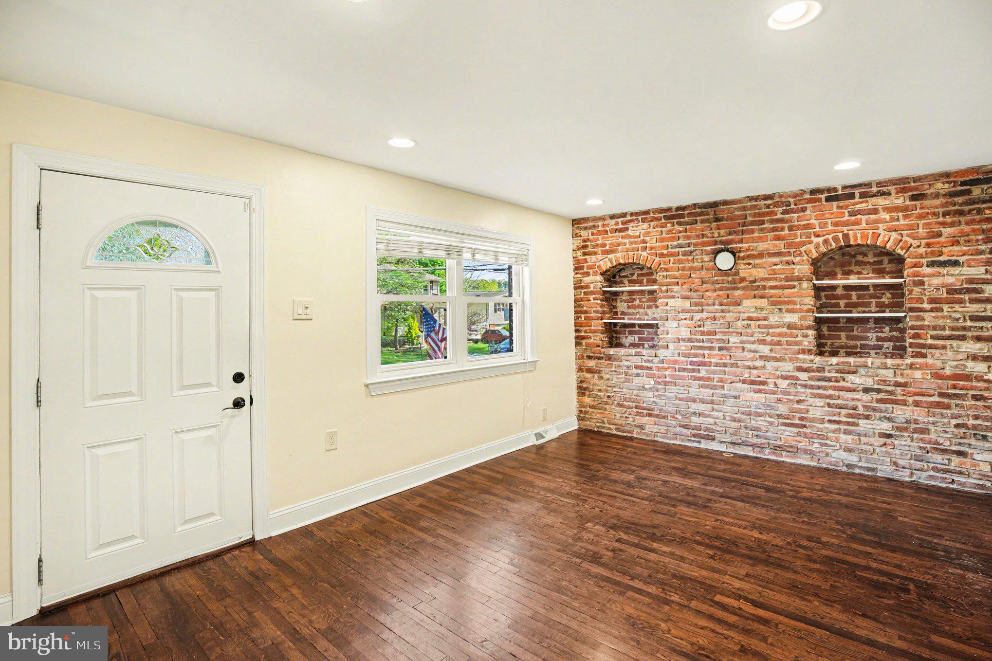 ROSLYN - Residential