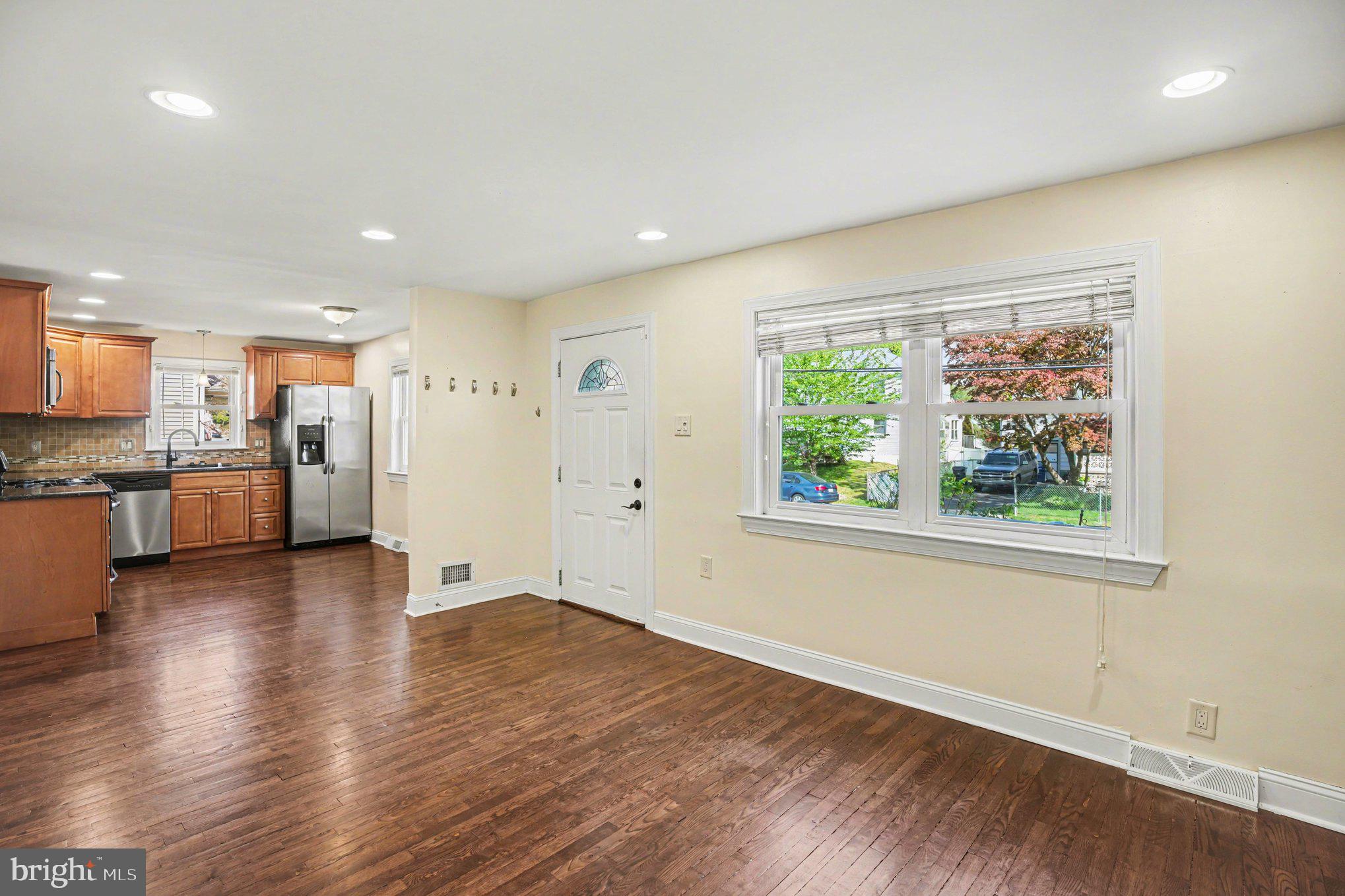 ROSLYN - Residential