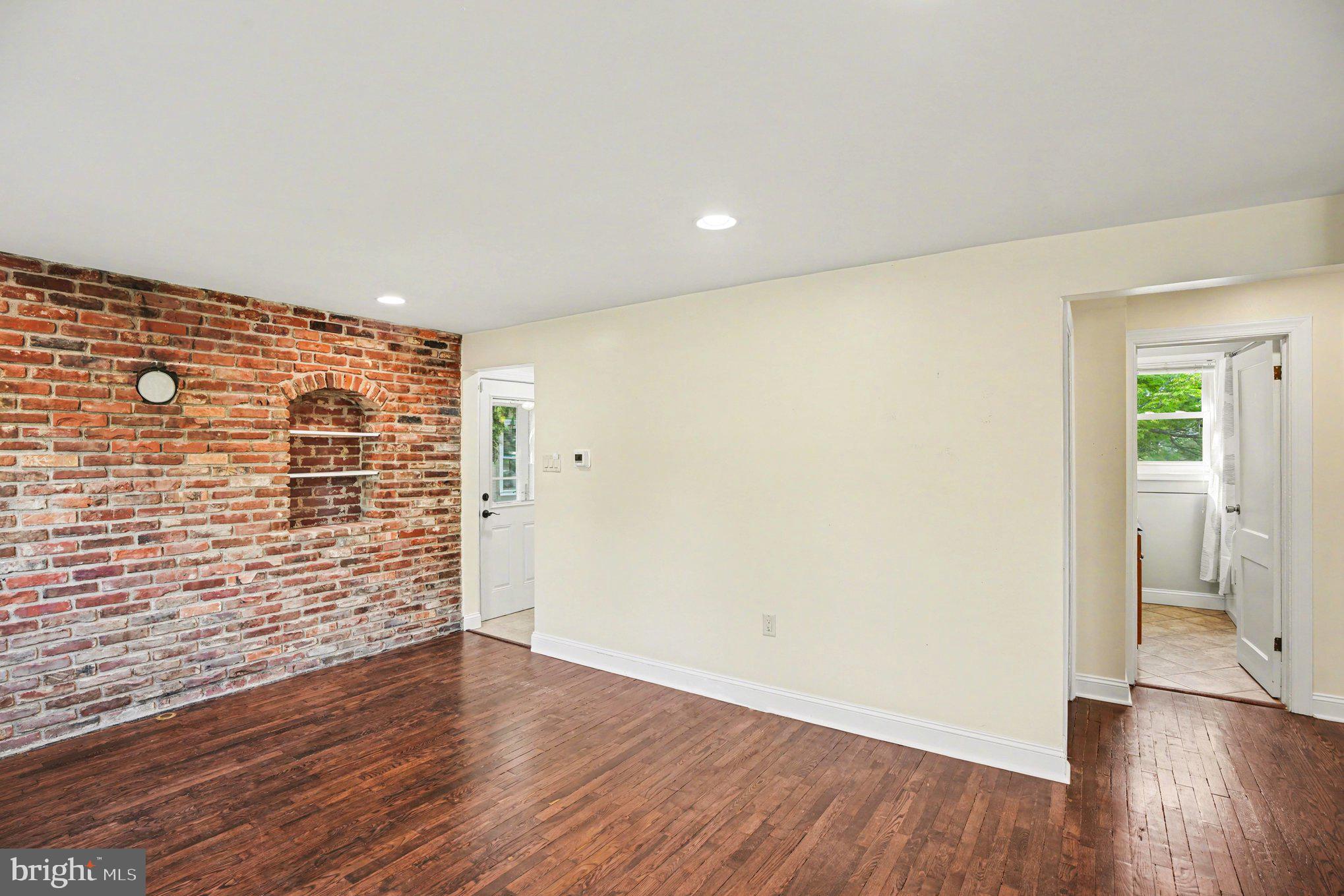 ROSLYN - Residential