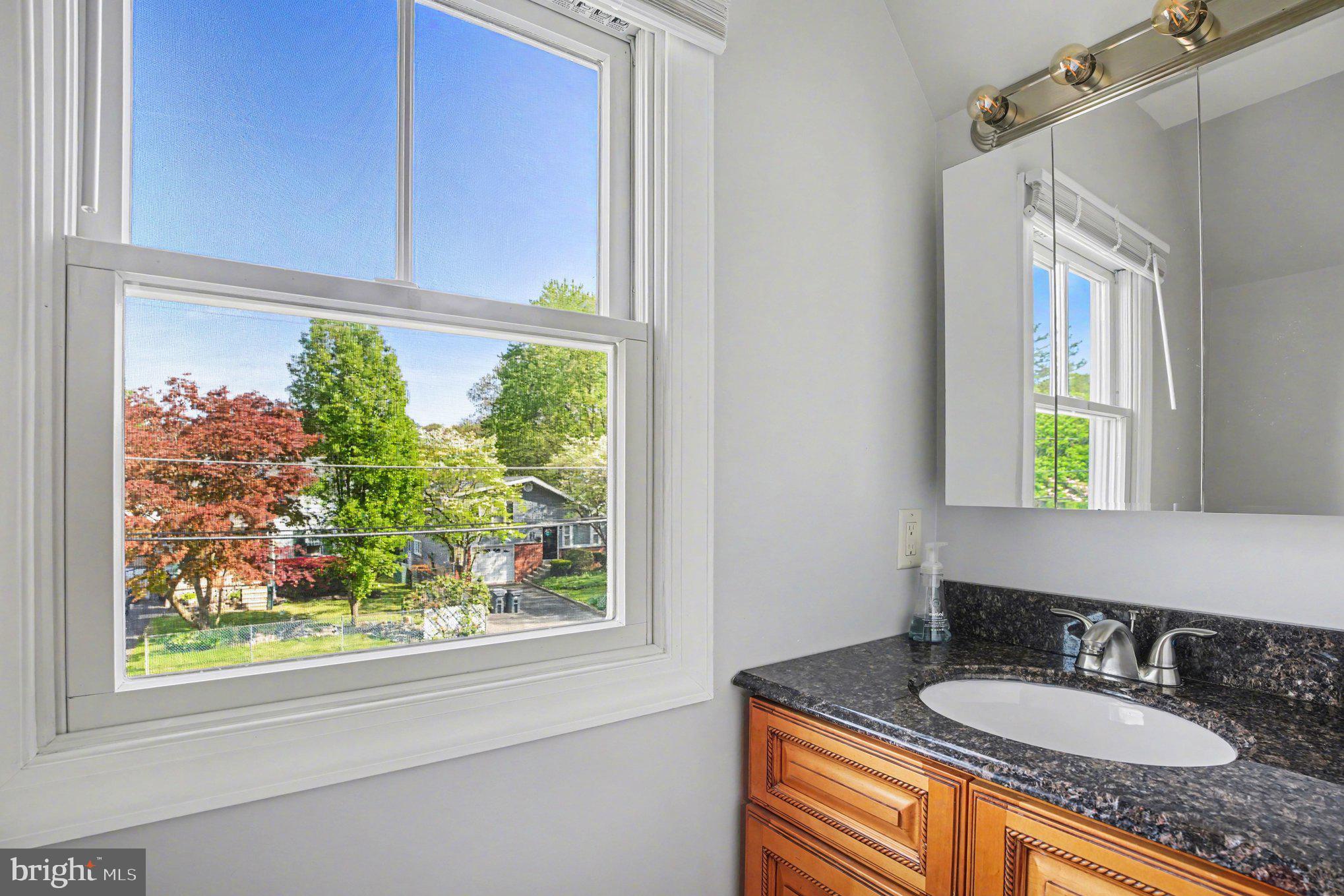 ROSLYN - Residential