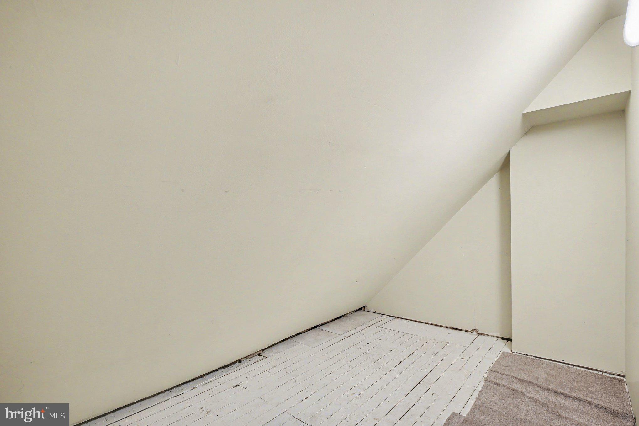 ROSLYN - Residential