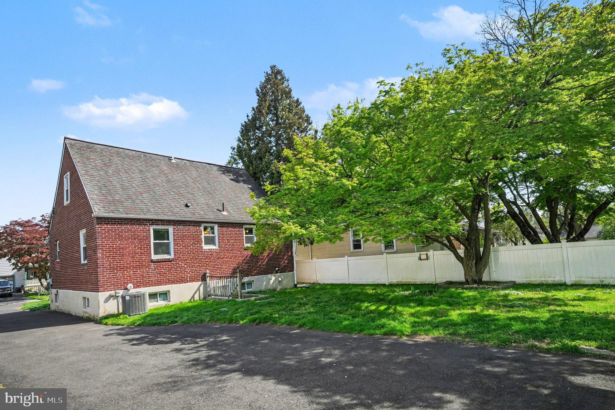 ROSLYN - Residential