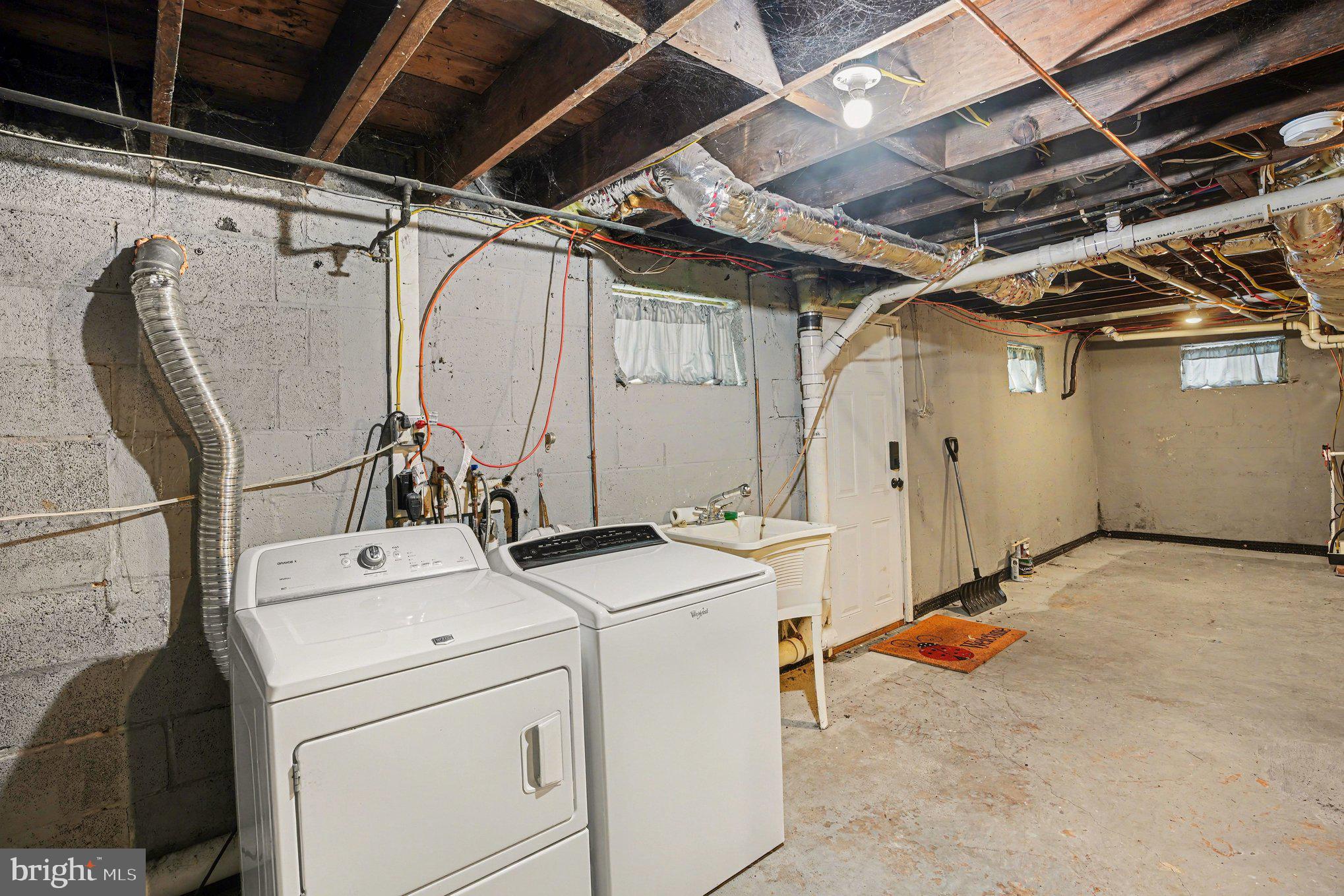 ROSLYN - Residential