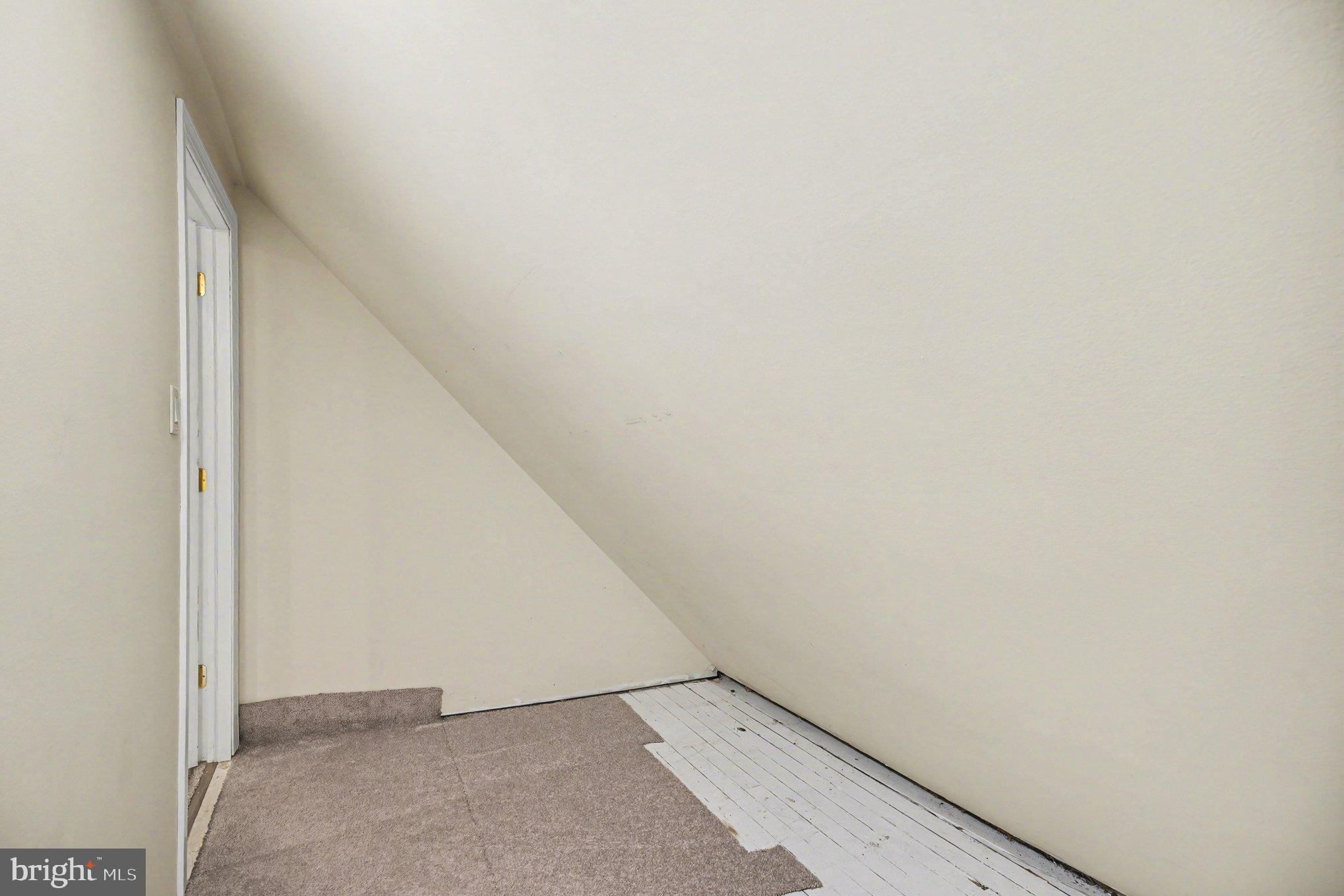 ROSLYN - Residential