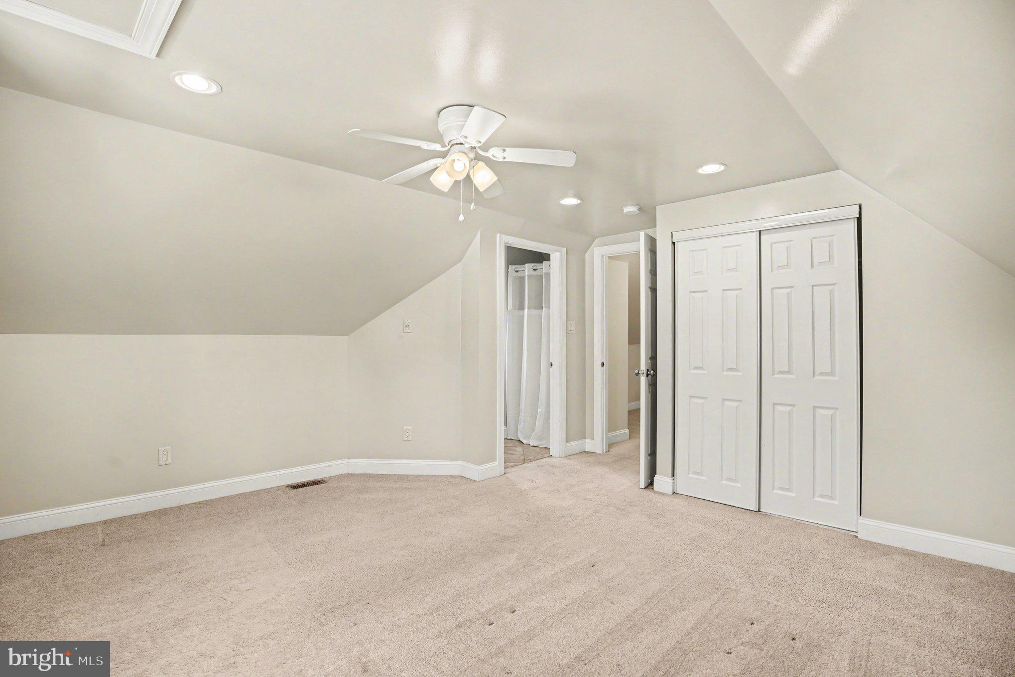 ROSLYN - Residential