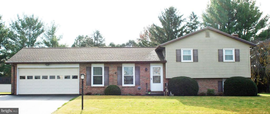 Photo of 745 S 4TH ST, DENVER, PA 17517 (MLS # PALA2033036)