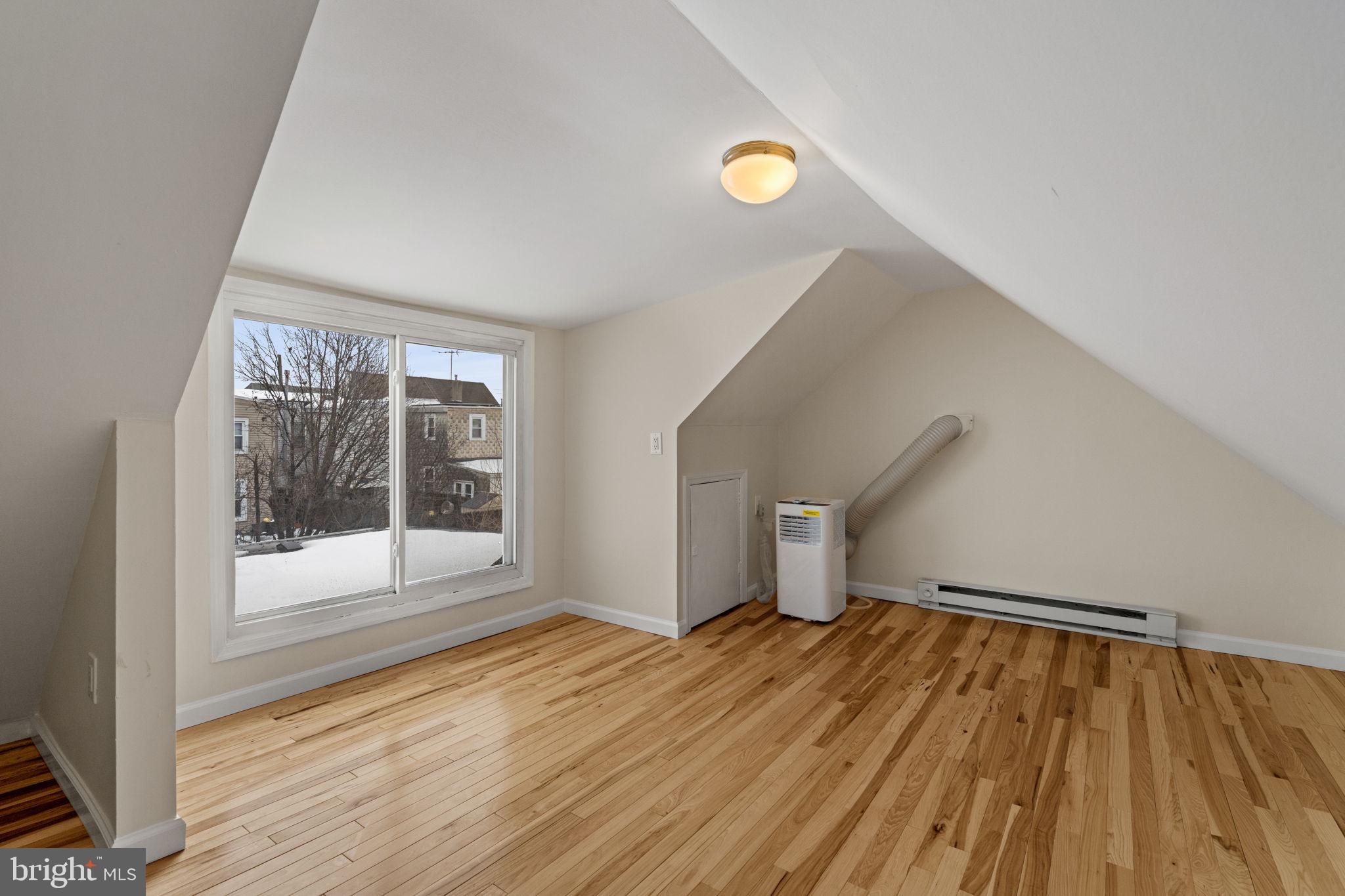 BRIDESBURG - Residential