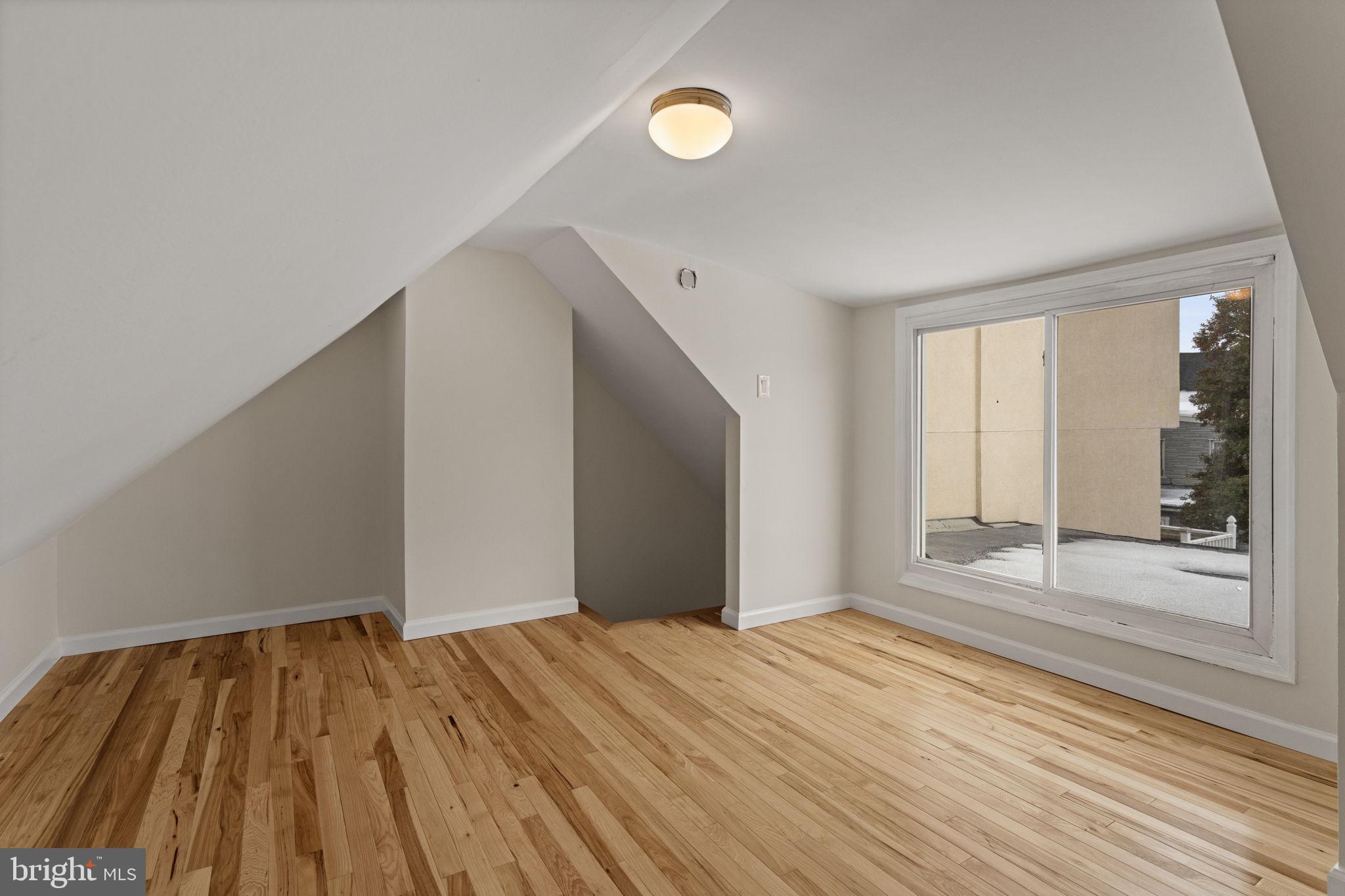 BRIDESBURG - Residential