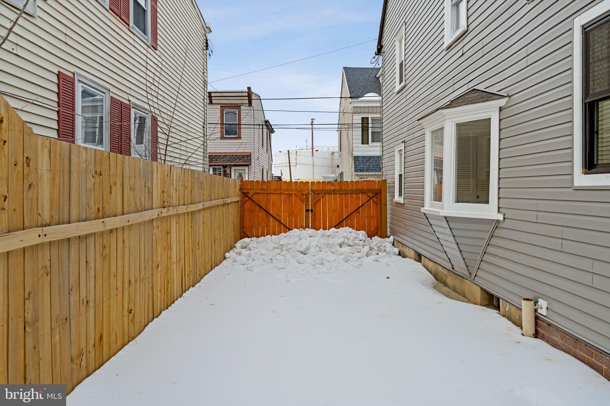 BRIDESBURG - Residential