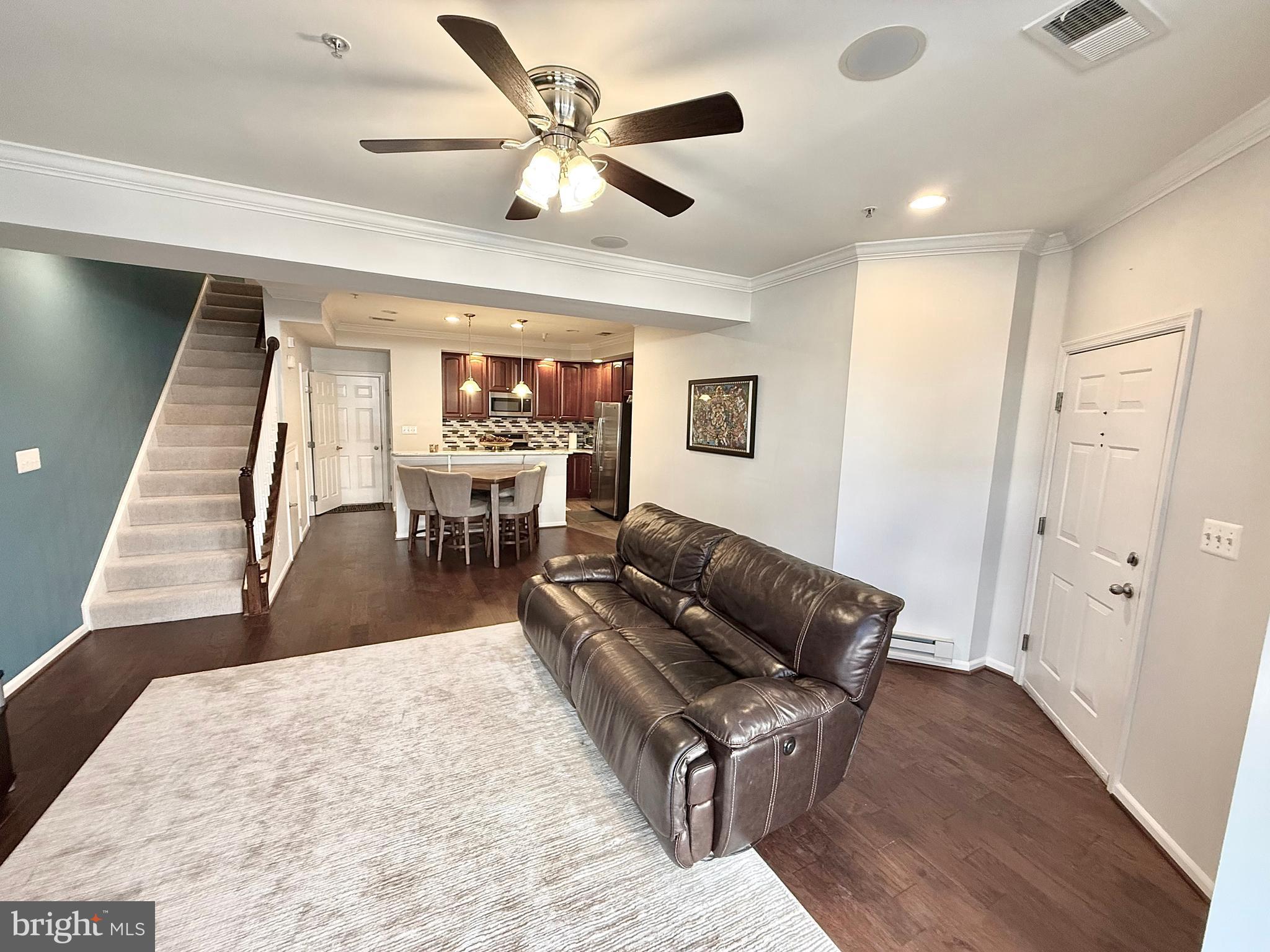 ELKRIDGE CROSSING - Residential