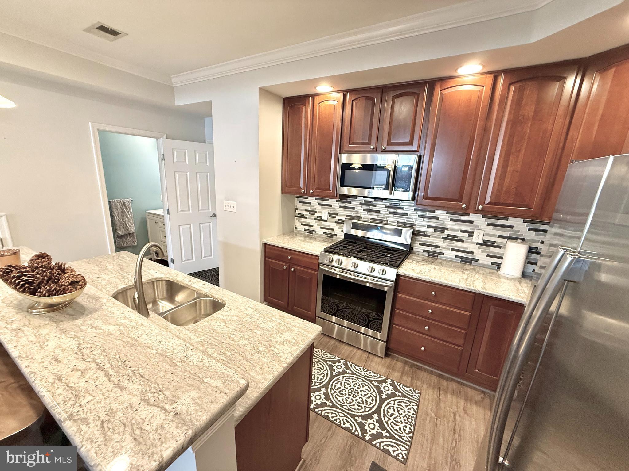 ELKRIDGE CROSSING - Residential