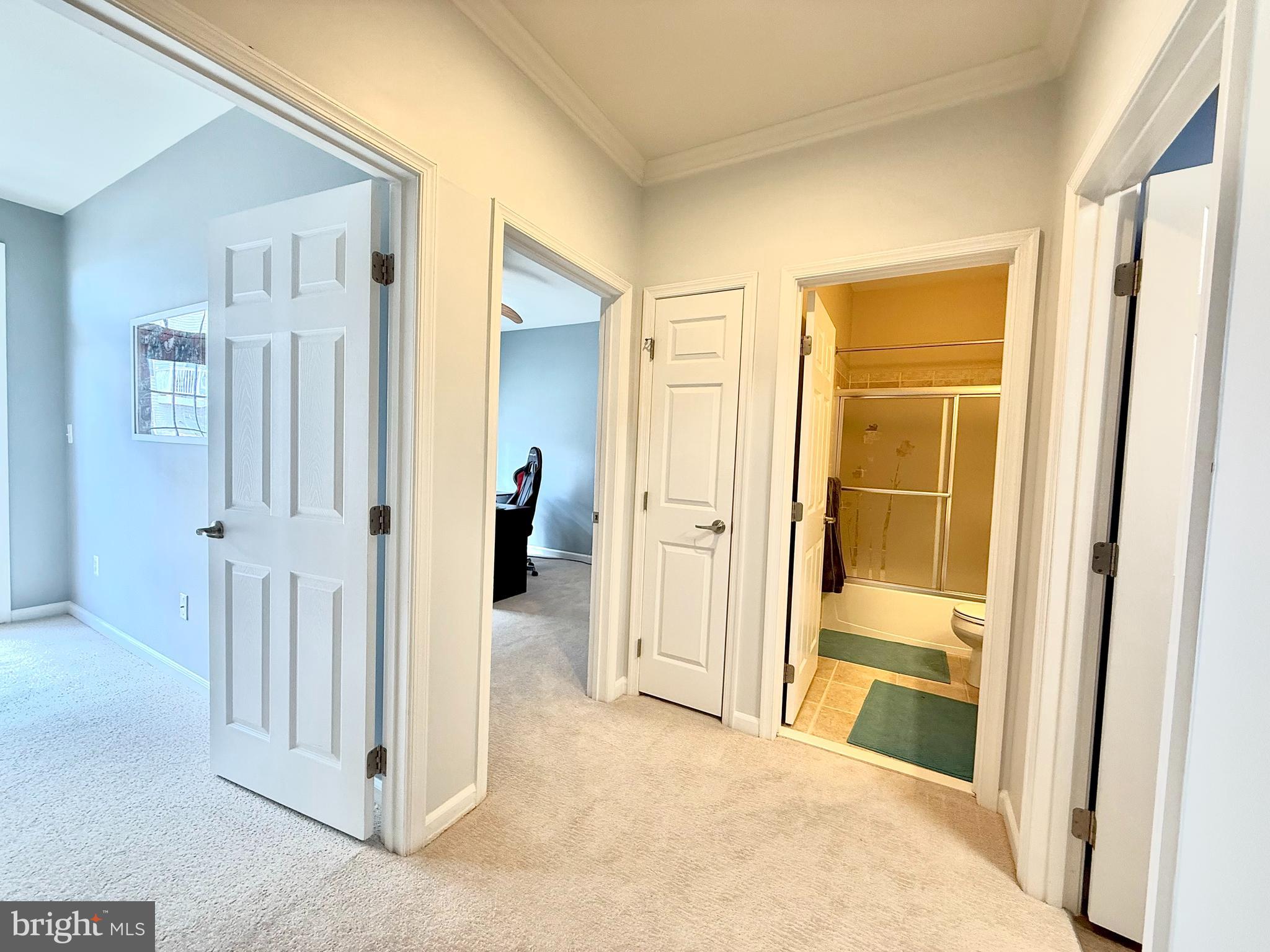 ELKRIDGE CROSSING - Residential