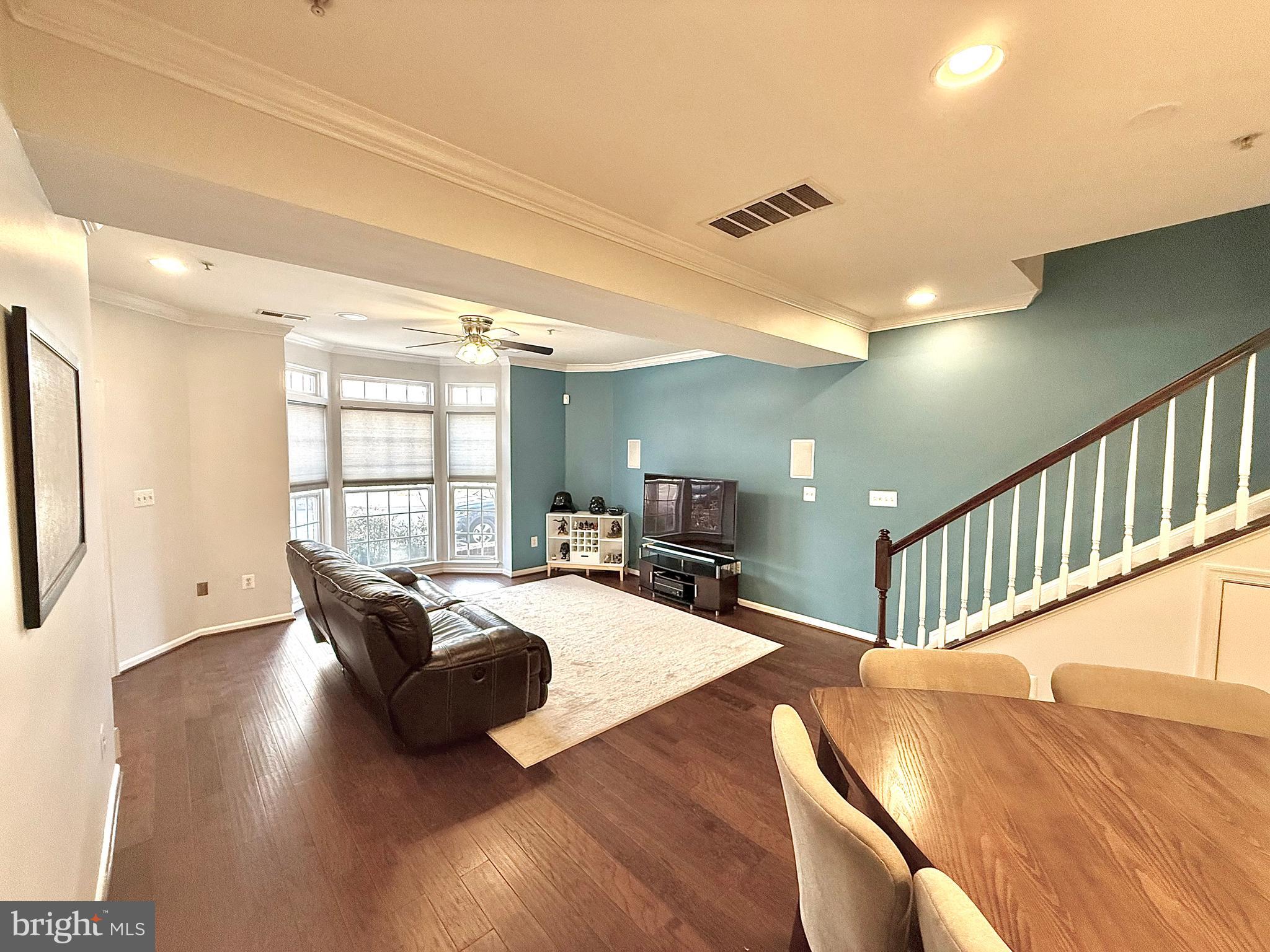 ELKRIDGE CROSSING - Residential