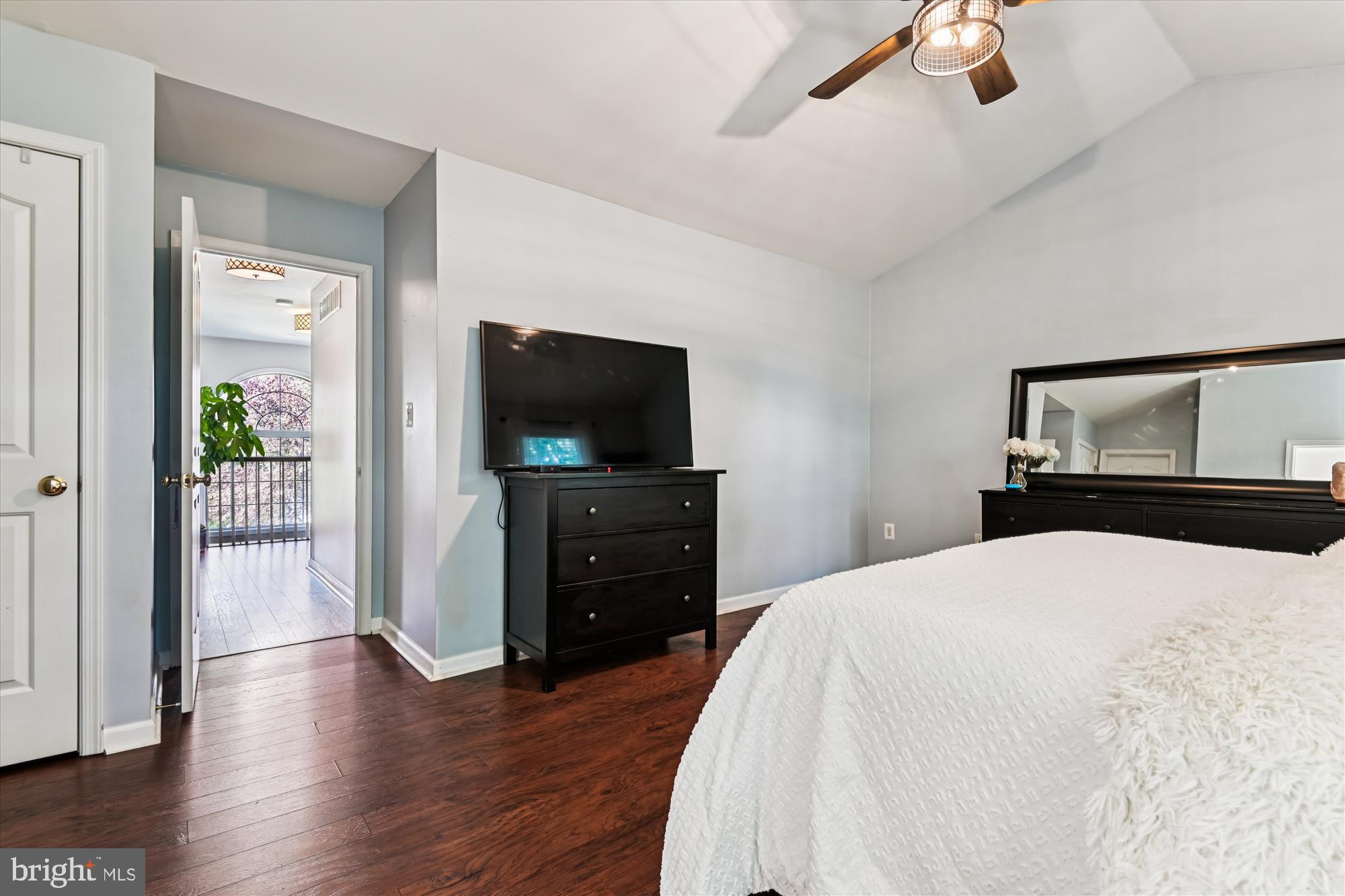 LONG BAR HARBOR - Residential