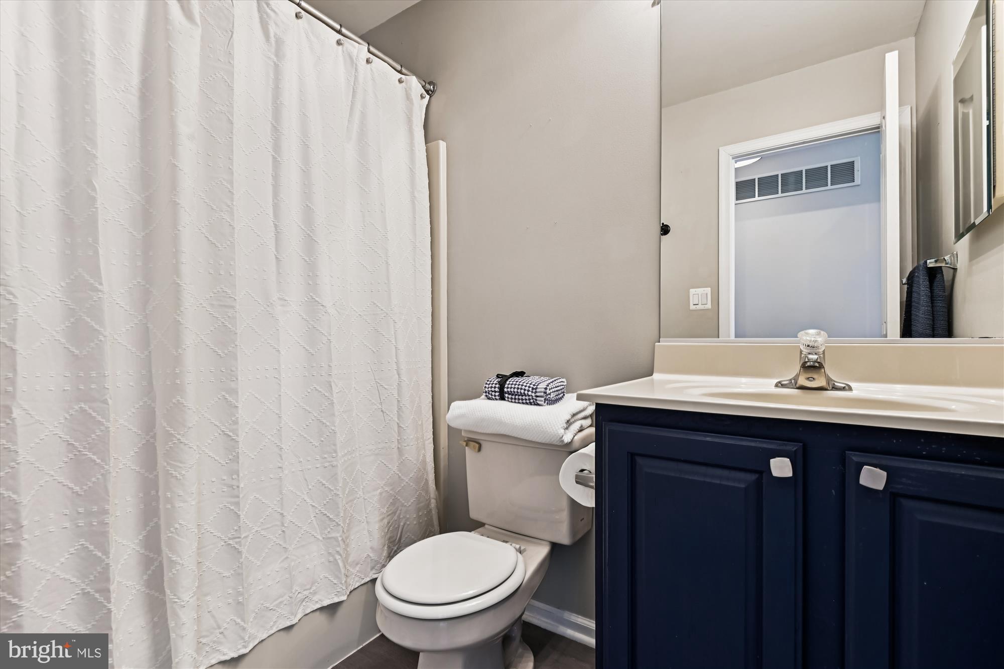 LONG BAR HARBOR - Residential