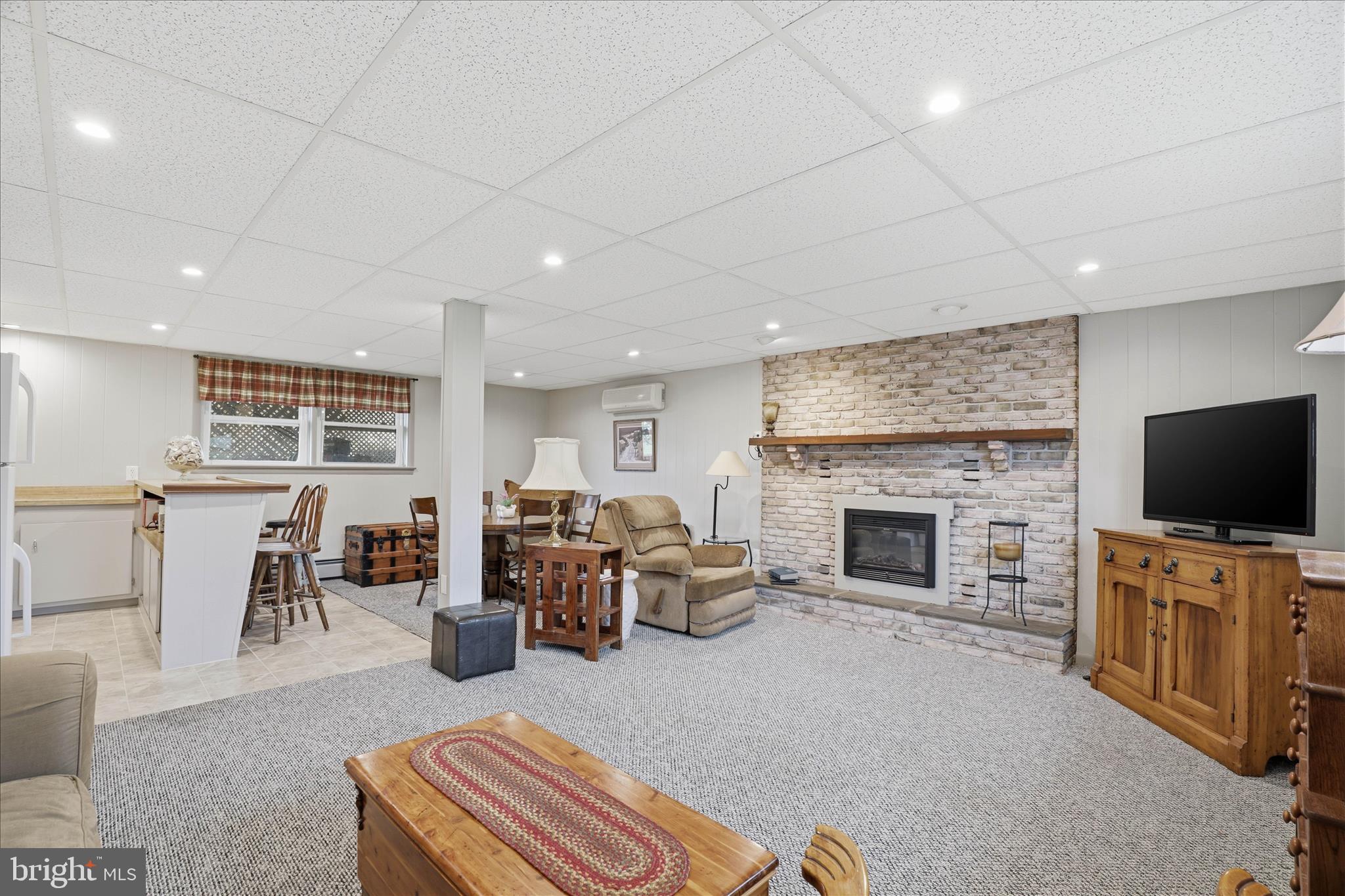 MEADOWBROOK ESTATES - Residential