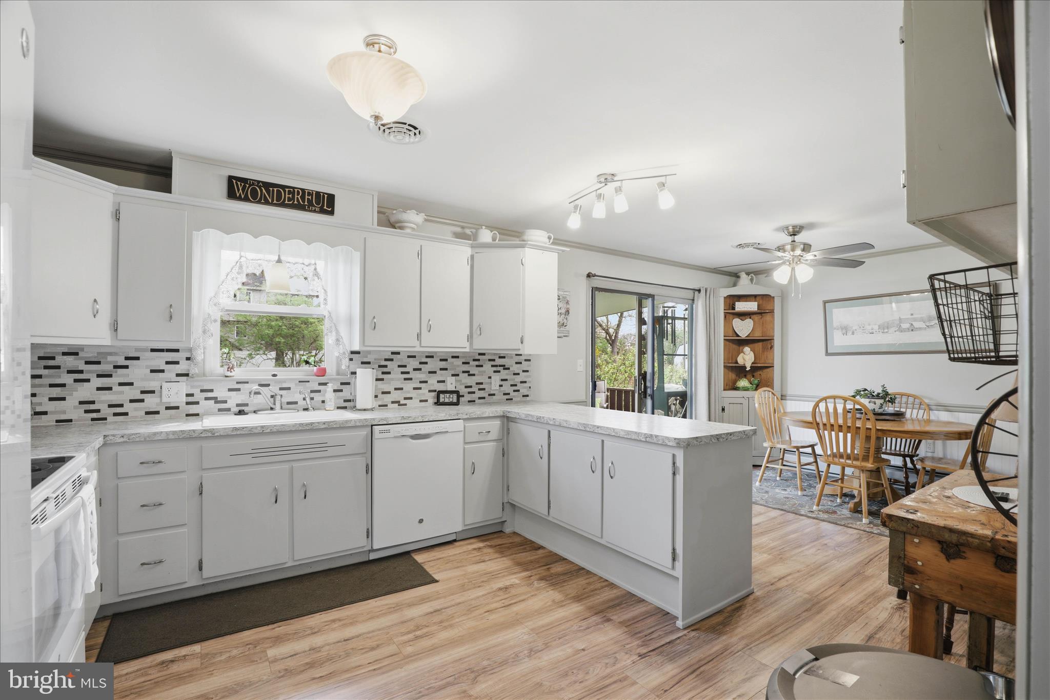 MEADOWBROOK ESTATES - Residential