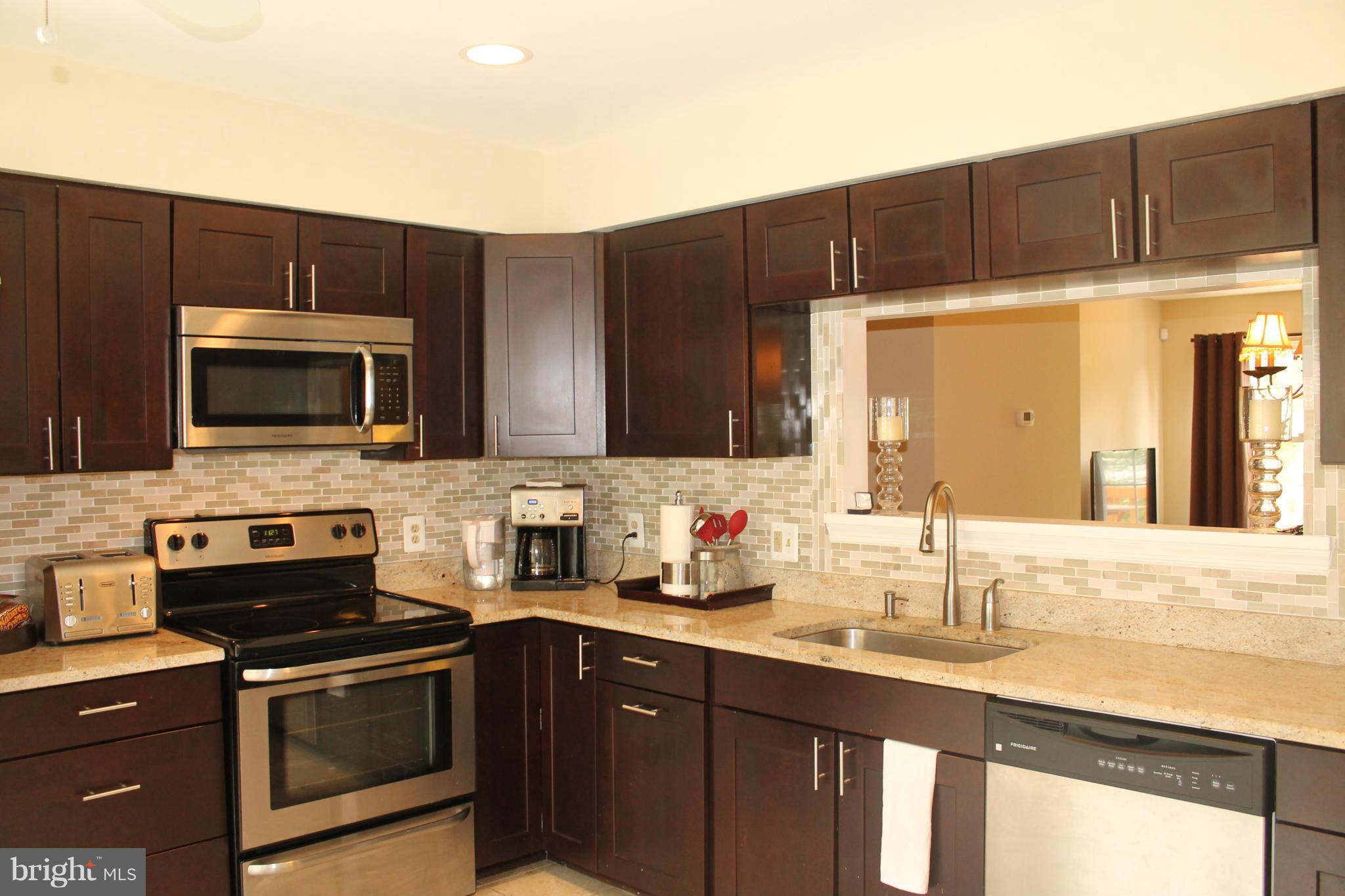 KINGSTOWNE - Residential Lease