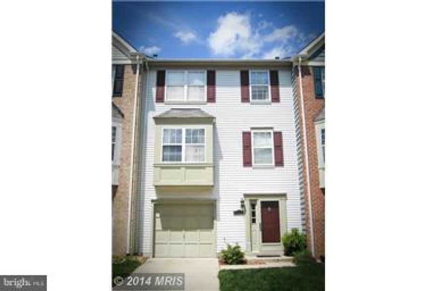 Great home in the heart of Kingstowne. New HVAC, Water heater. Close to Van Dorn and Springfield Metro, shopping and entertainment. Kitchen with new stainless appliances, glass back splash, new cabinets, granite counter tops and new floors. Enjoy the deck that backs to trees and has a professionally landscaped fenced in back yard.