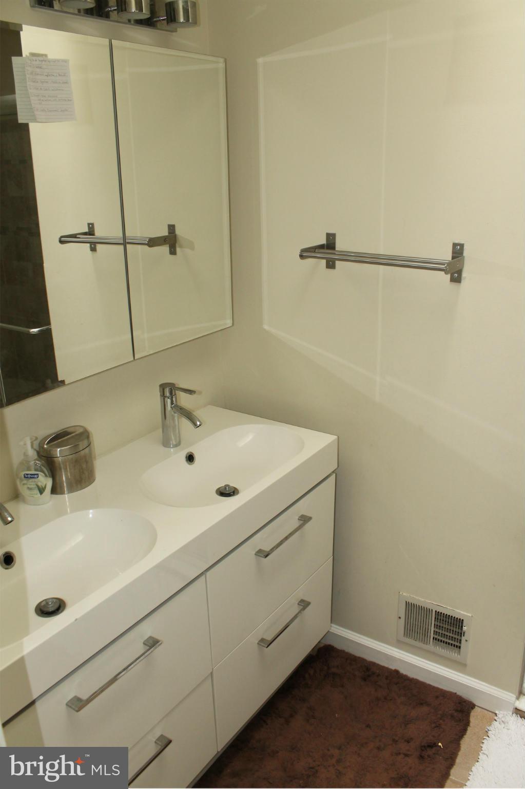 KINGSTOWNE - Residential Lease