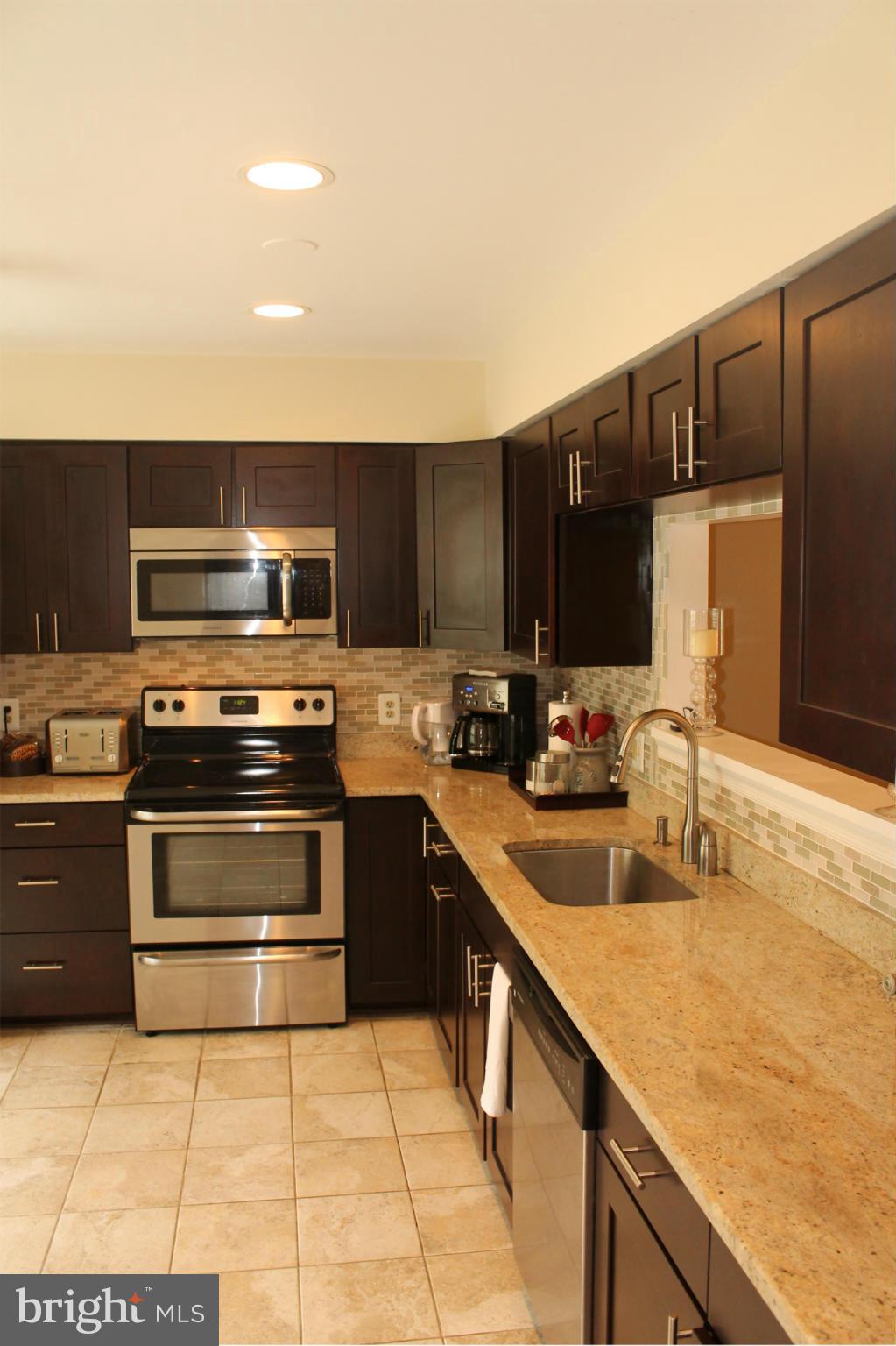 KINGSTOWNE - Residential Lease