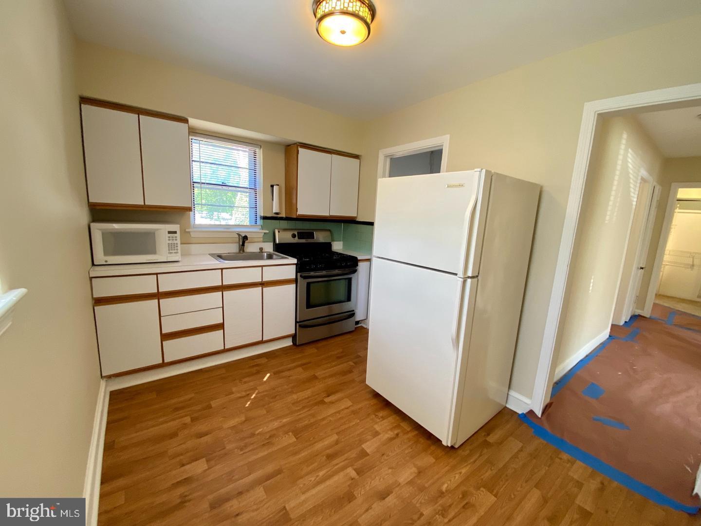 ENGLESIDE - Residential Lease