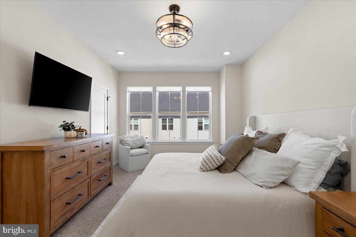 DOWNTOWN BRAMBLETON - Residential