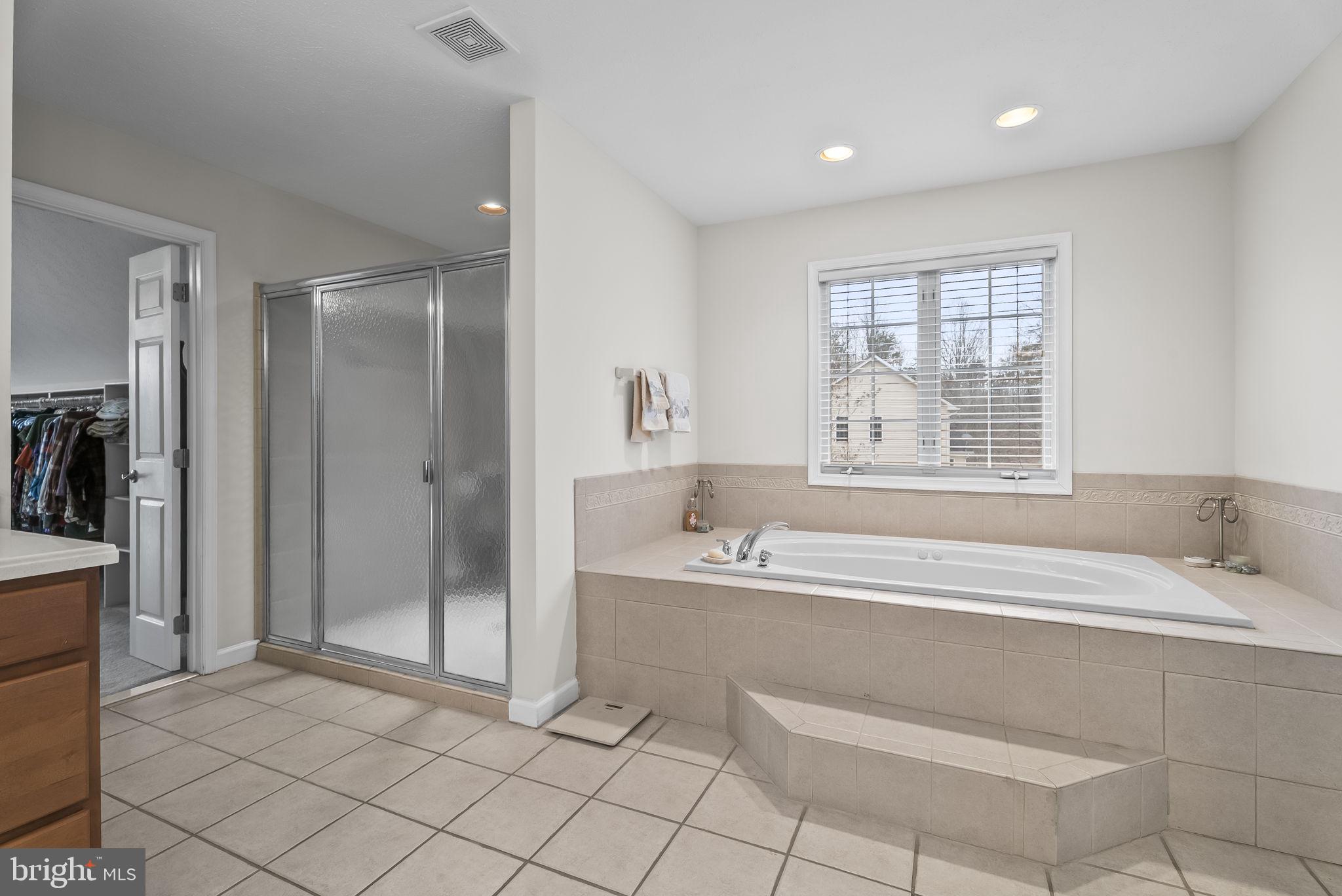 LAKE JAMESON - Residential