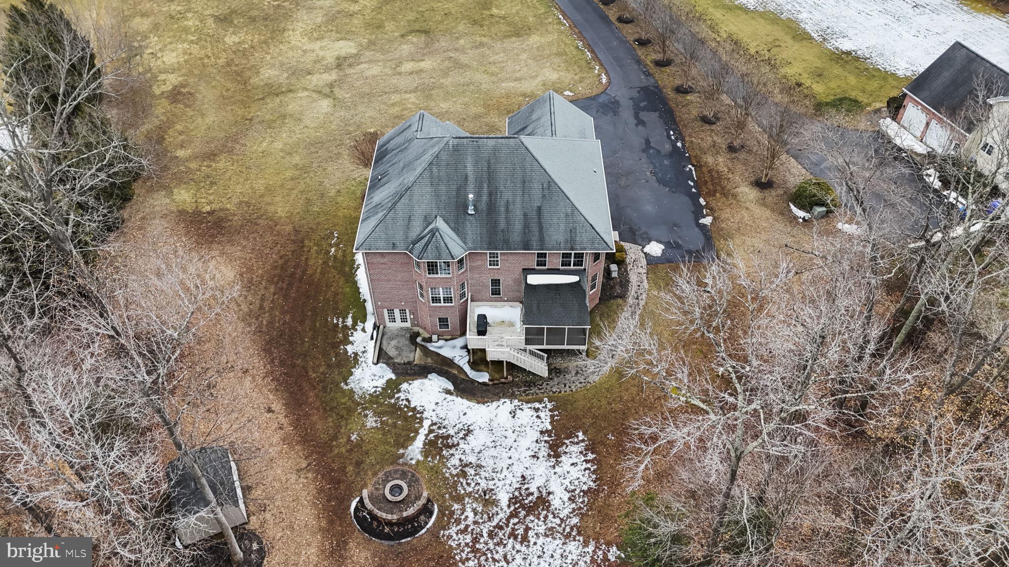 LAKE JAMESON - Residential