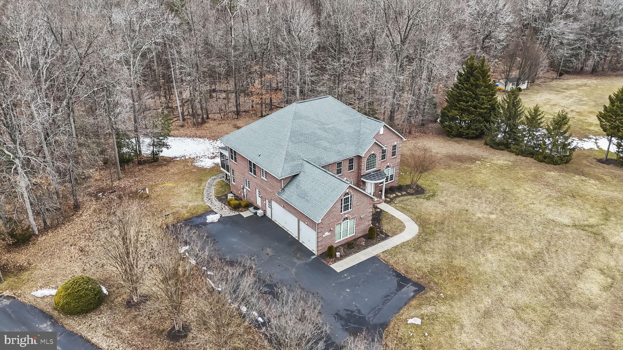 LAKE JAMESON - Residential