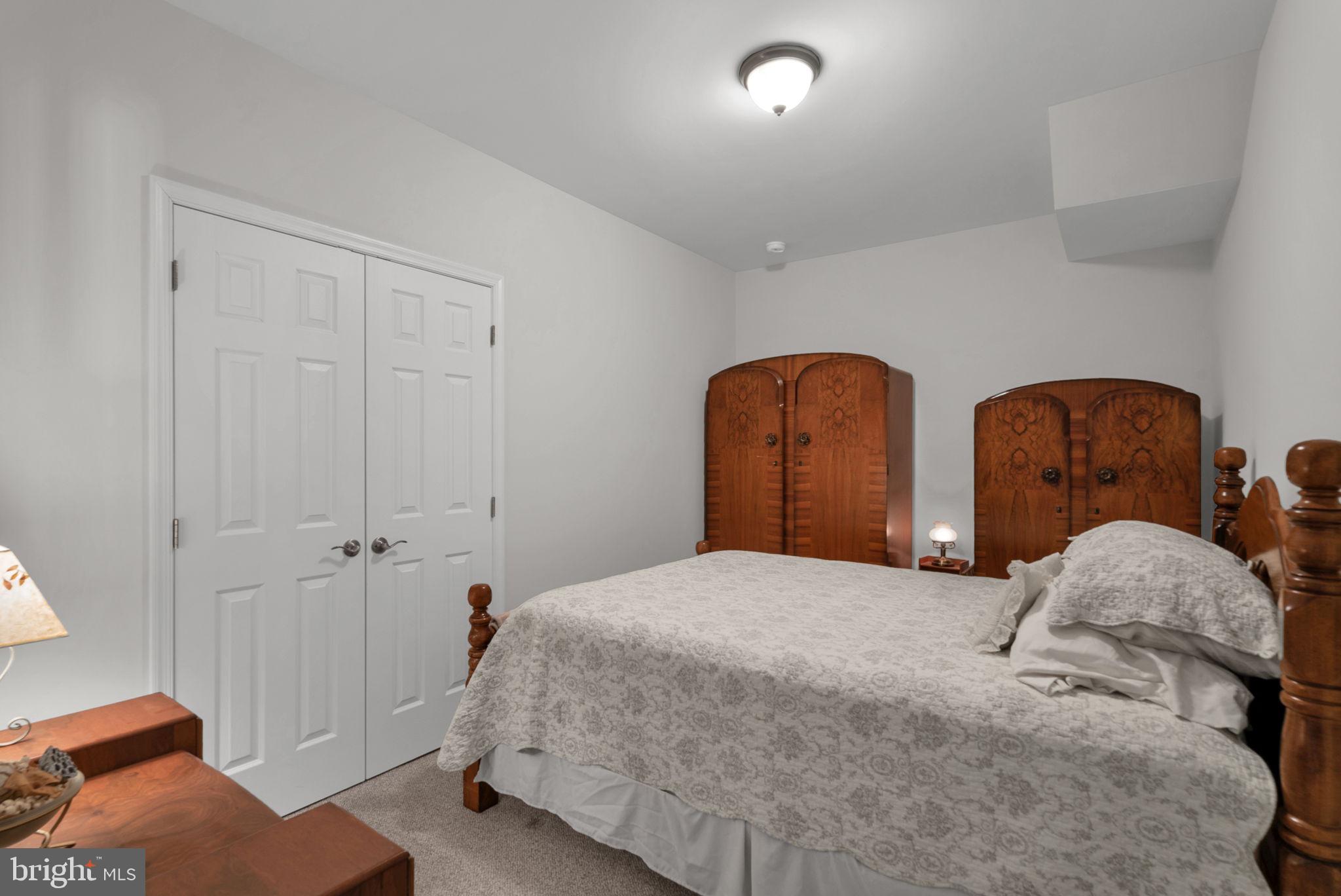 LAKE JAMESON - Residential