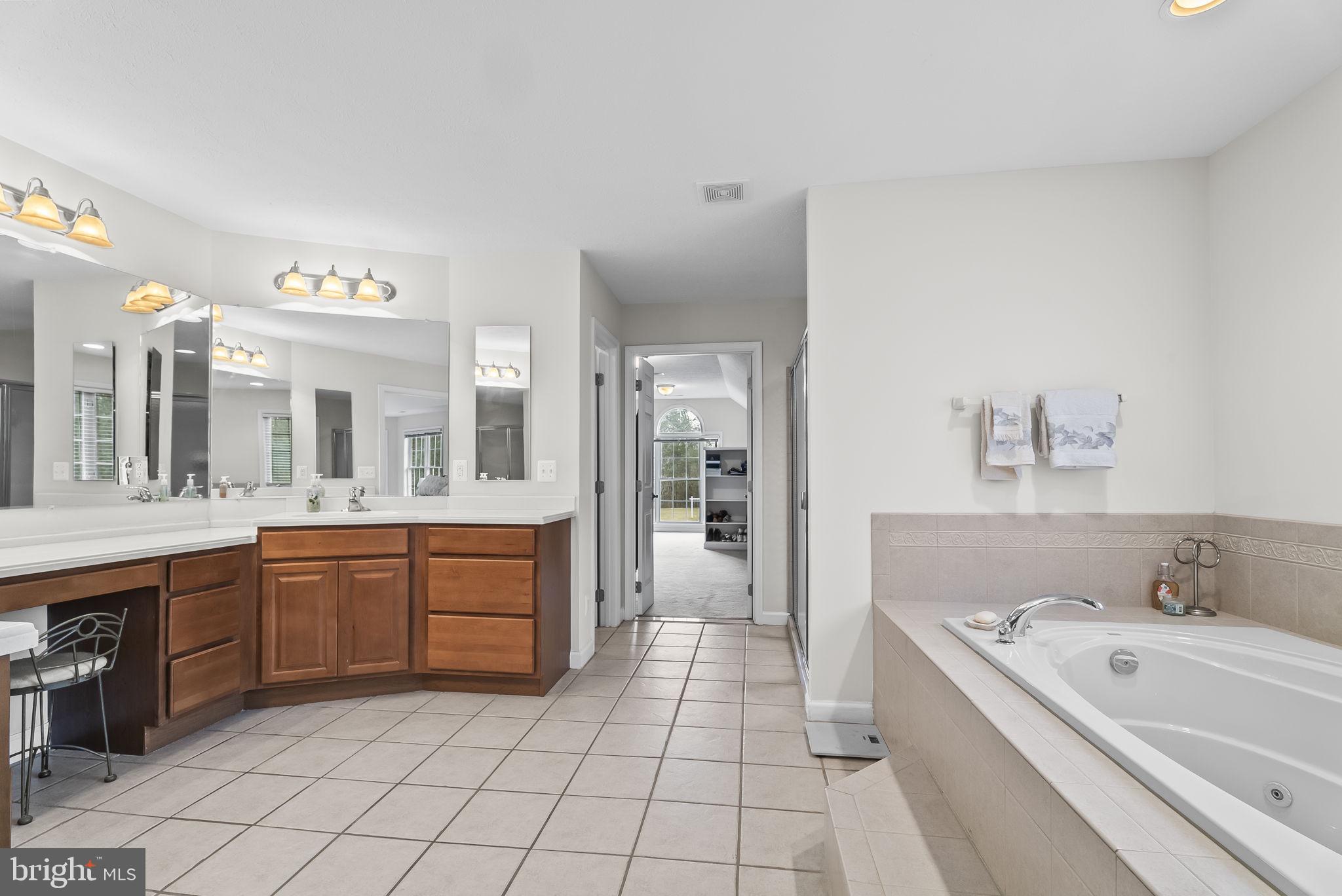 LAKE JAMESON - Residential