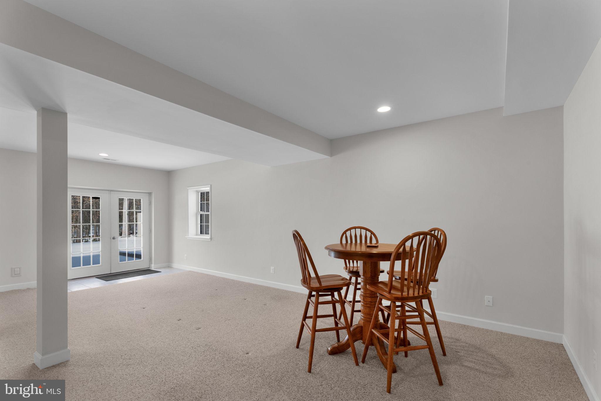 LAKE JAMESON - Residential