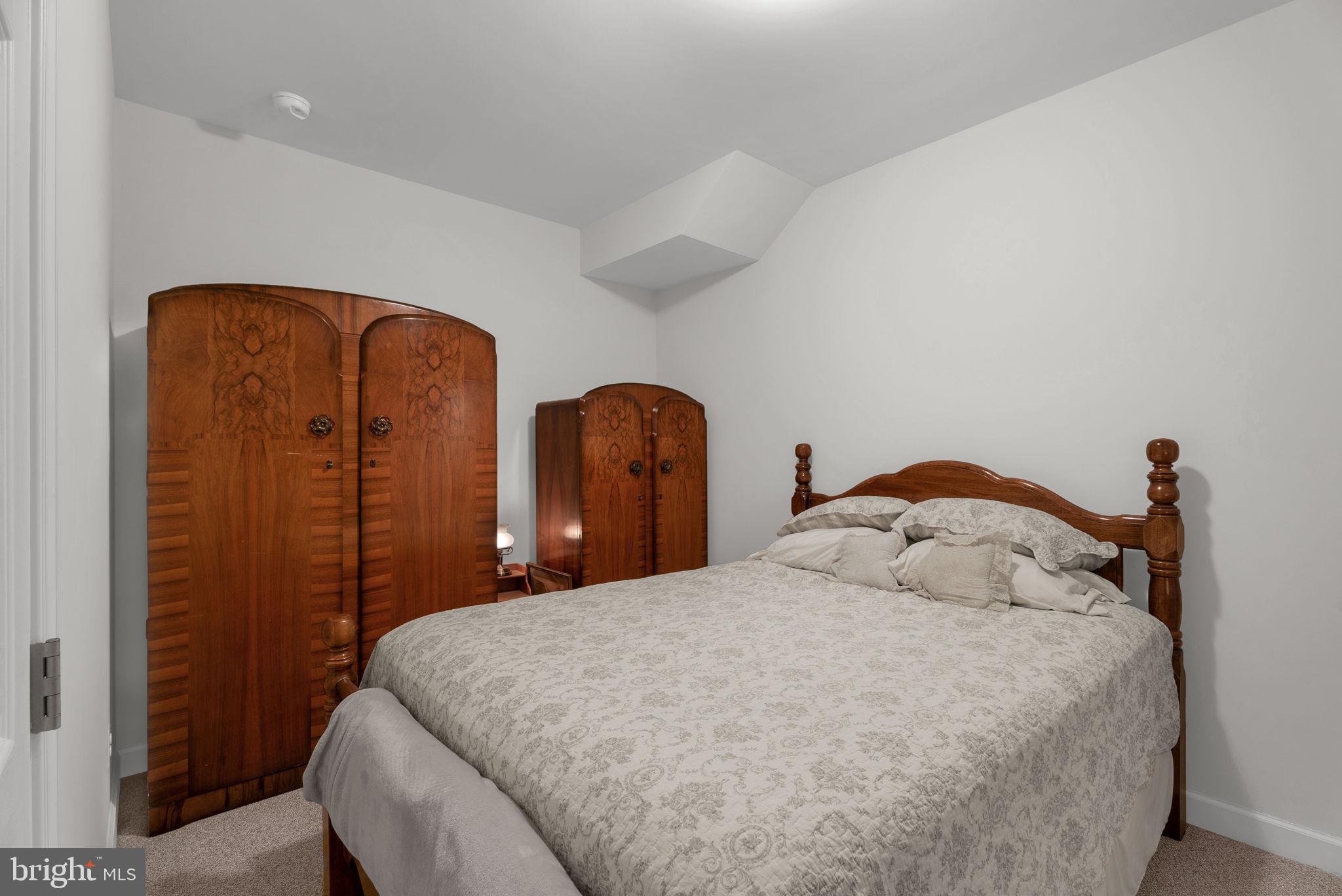 LAKE JAMESON - Residential