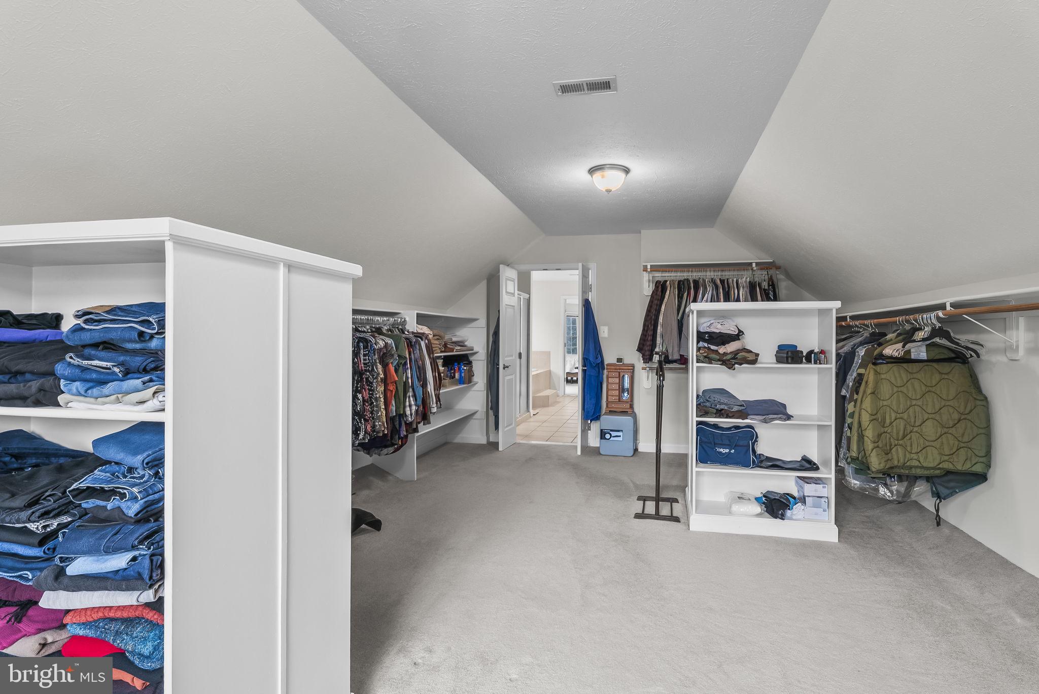 LAKE JAMESON - Residential