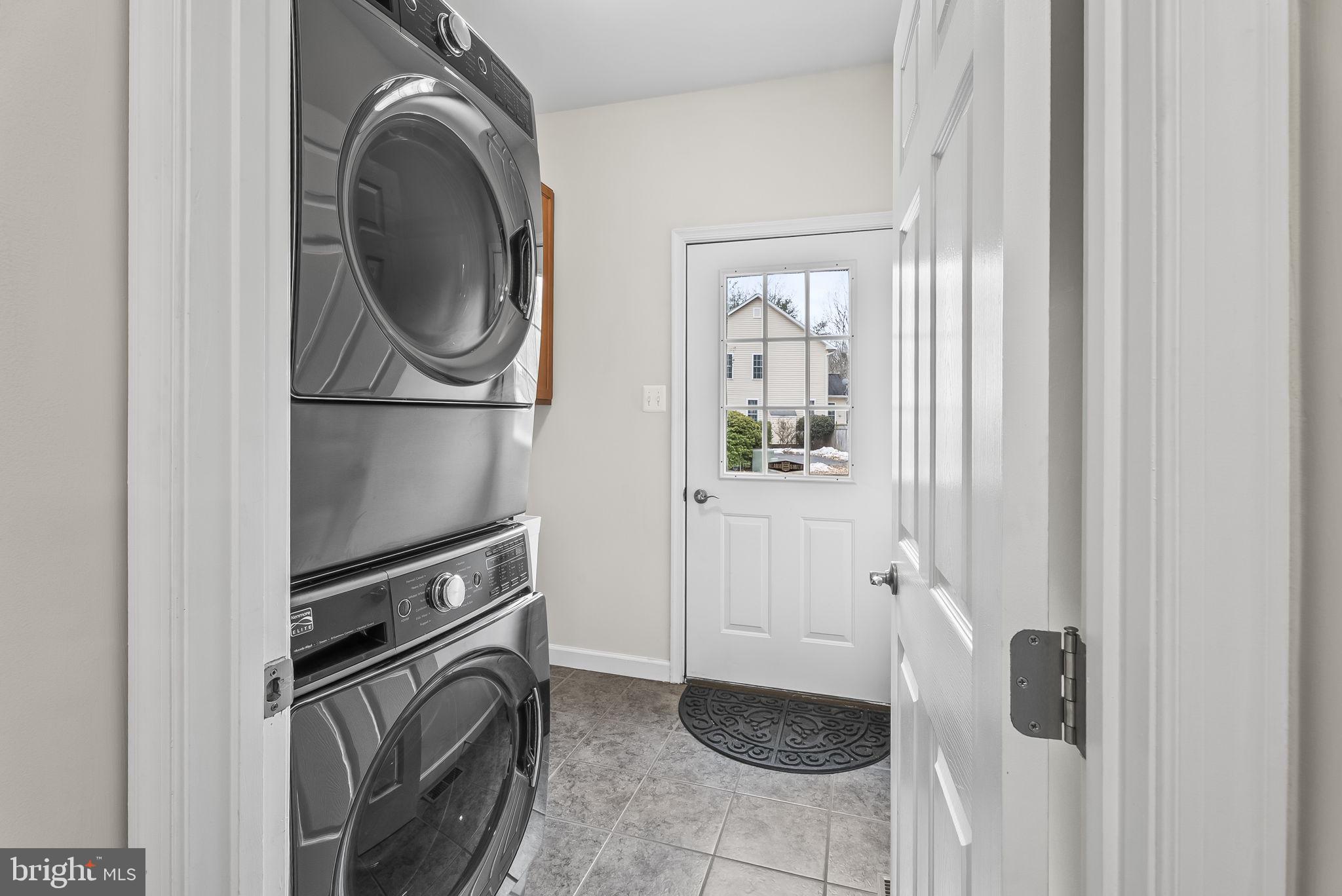 LAKE JAMESON - Residential