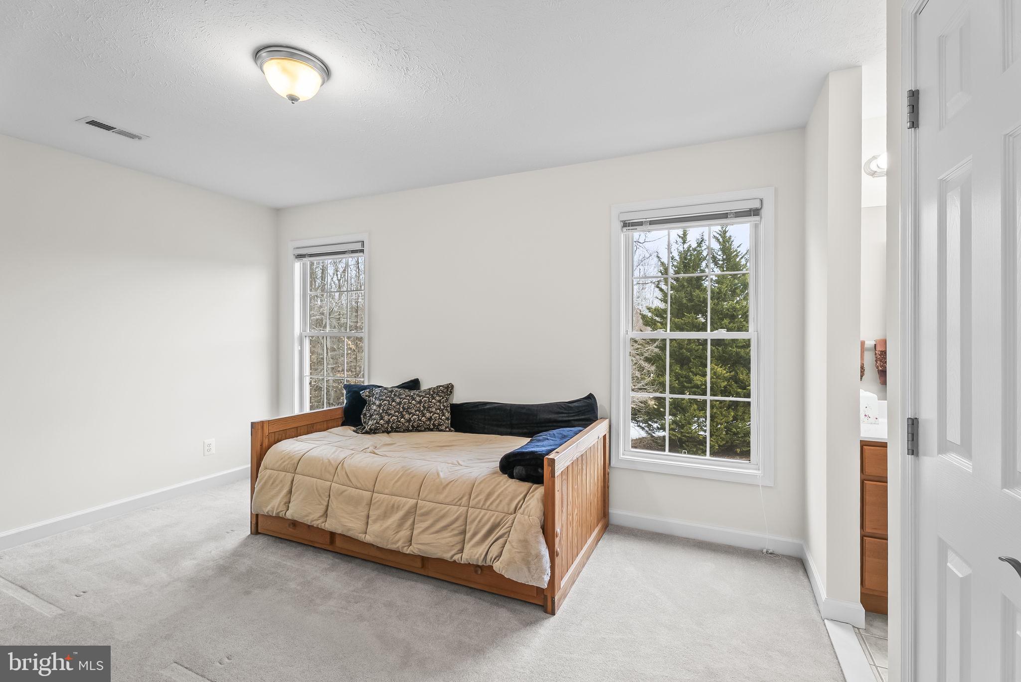 LAKE JAMESON - Residential