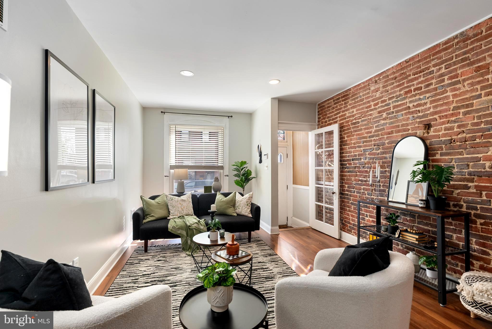 280 S ROBINSON STREET