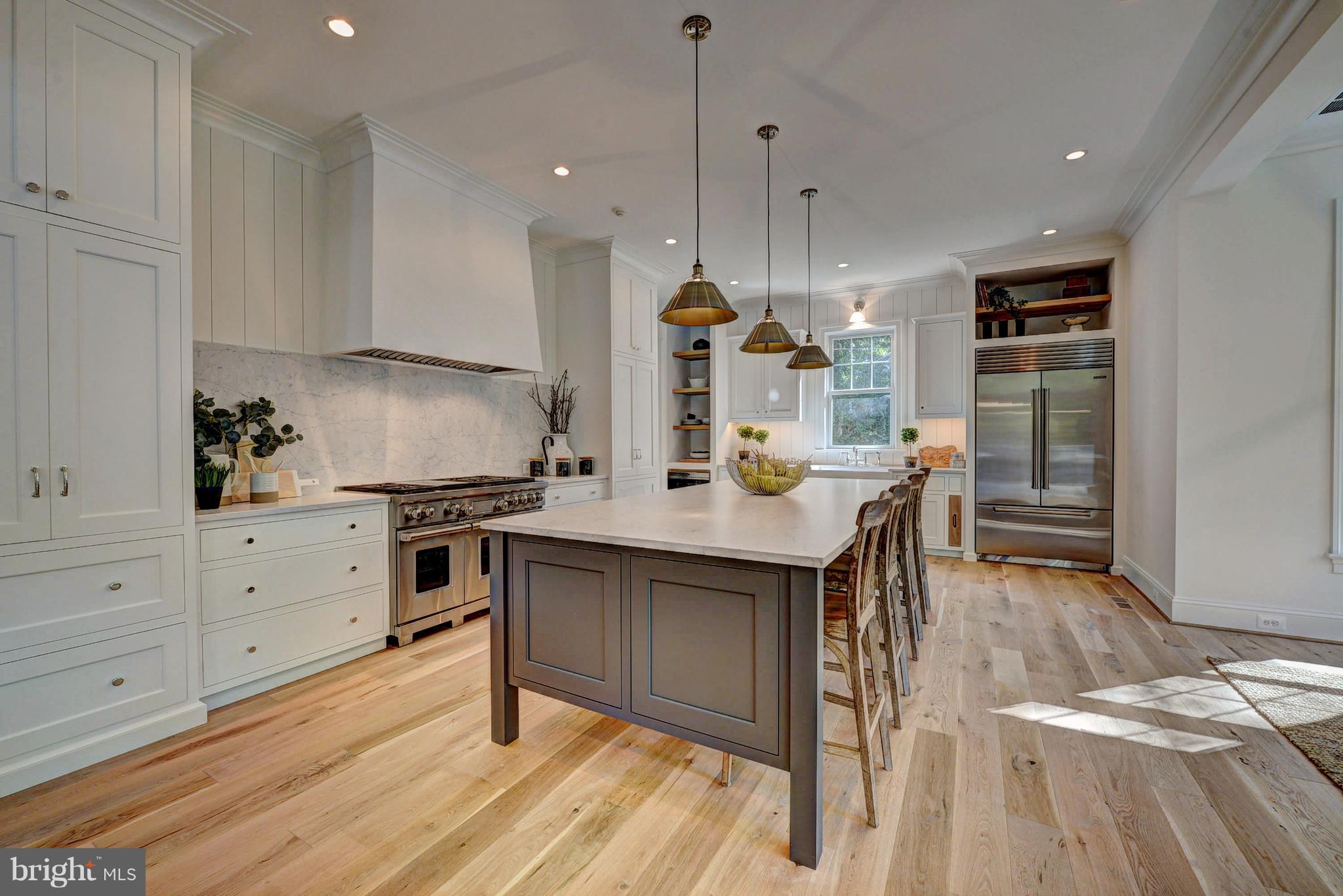 MC HENRY HEIGHTS - Residential