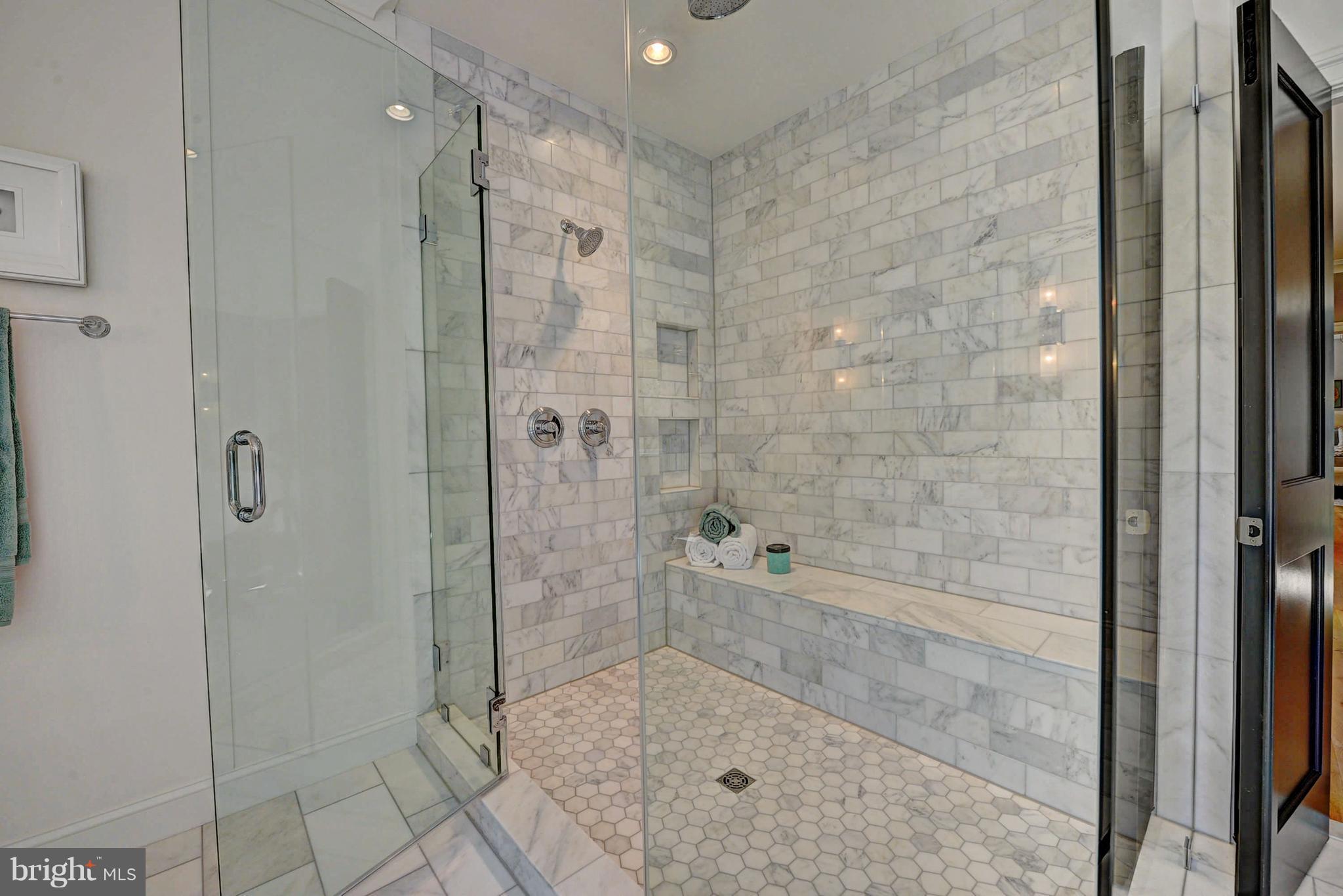 MC HENRY HEIGHTS - Residential