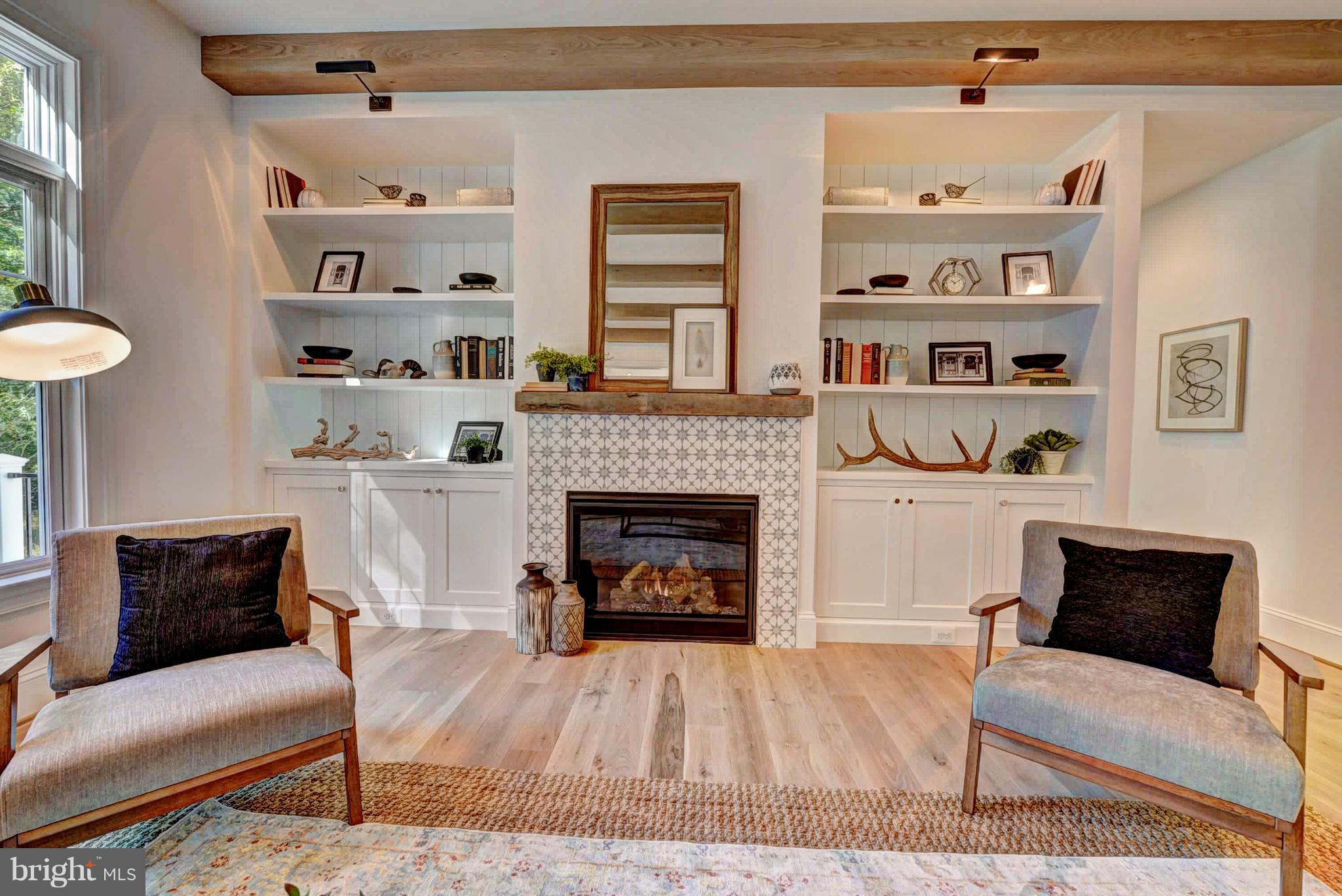 MC HENRY HEIGHTS - Residential