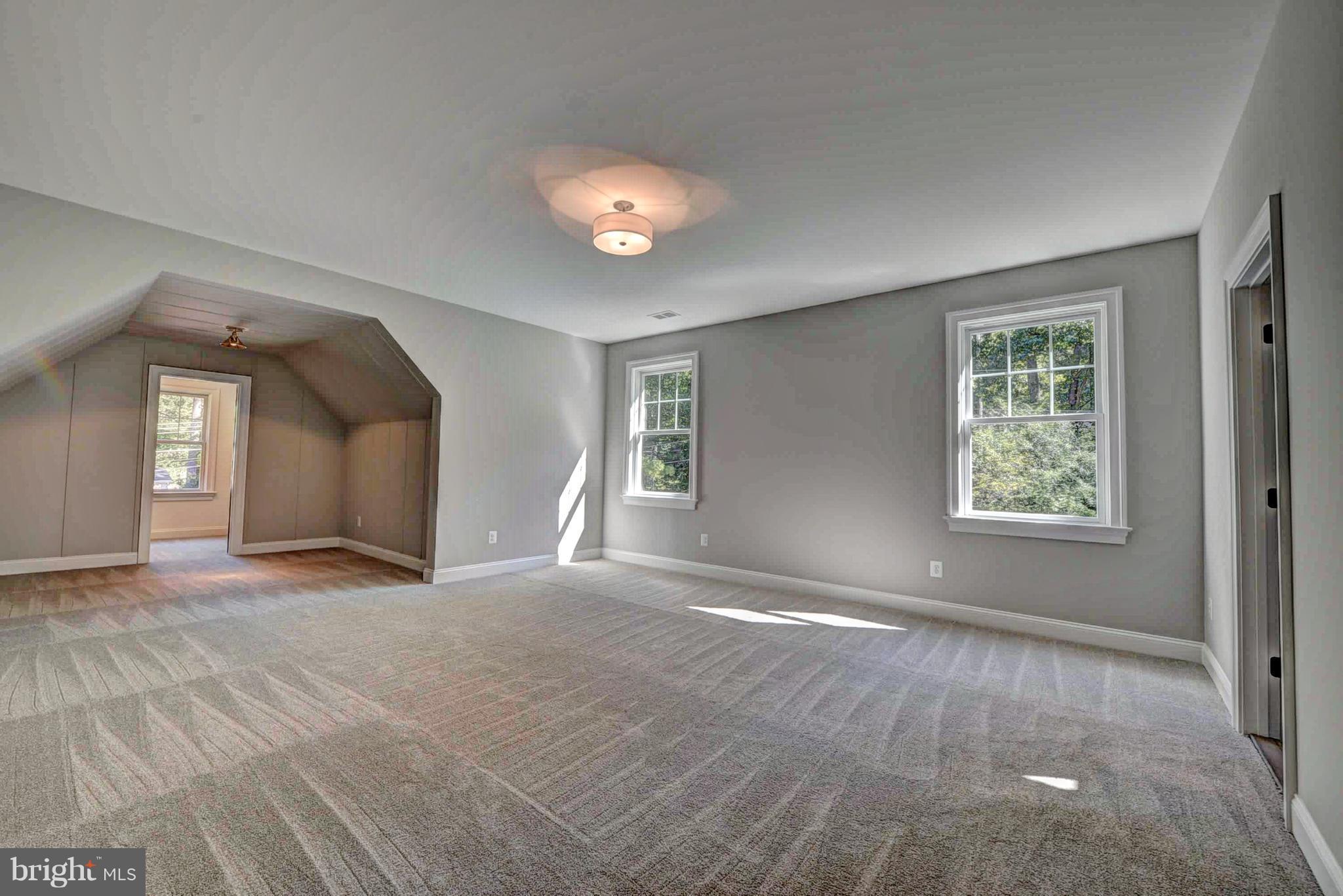 MC HENRY HEIGHTS - Residential