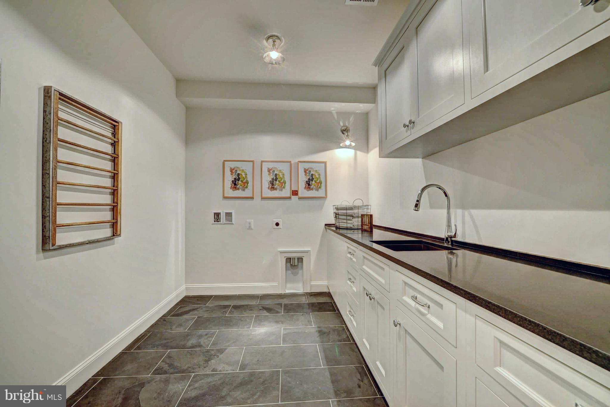 MC HENRY HEIGHTS - Residential