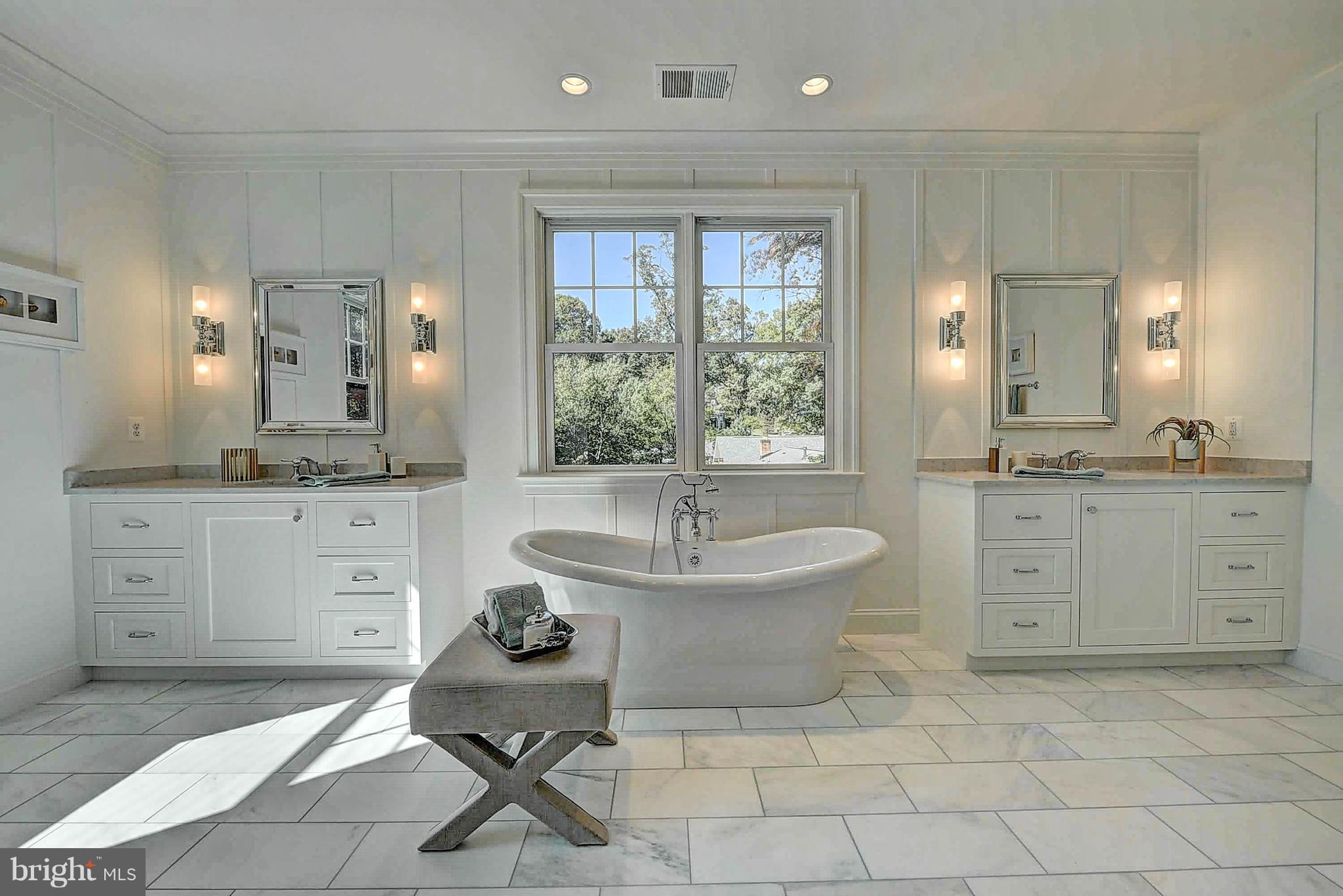 MC HENRY HEIGHTS - Residential