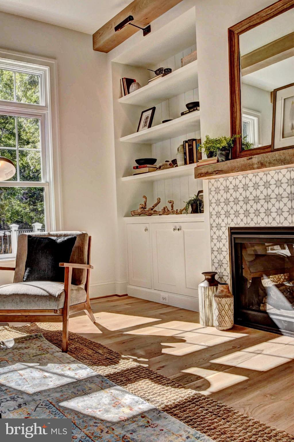 MC HENRY HEIGHTS - Residential