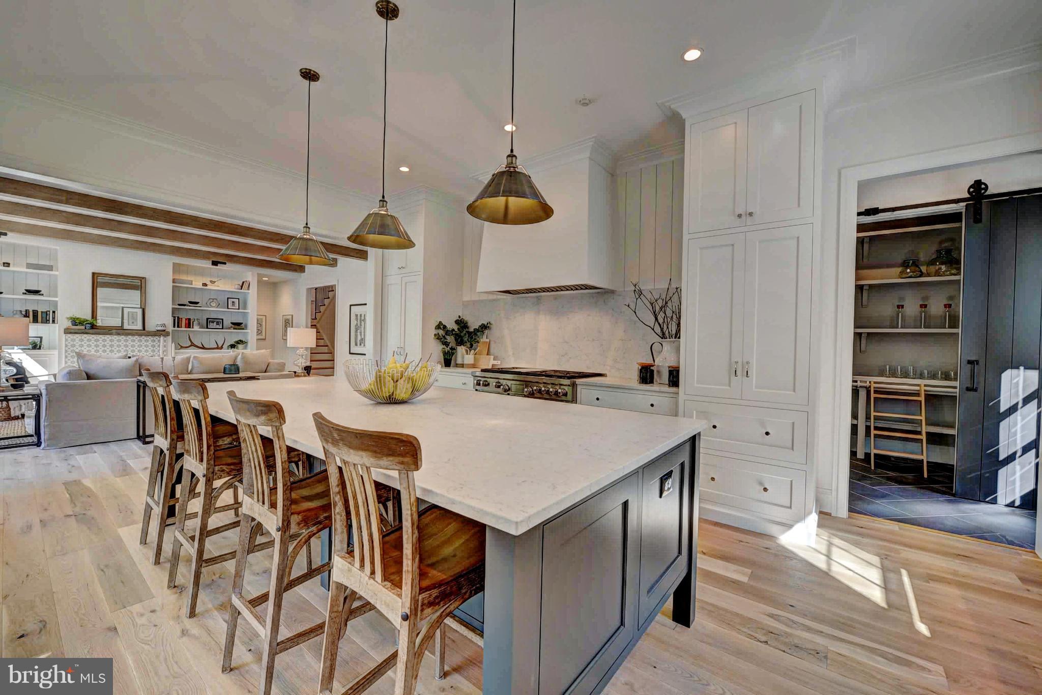 MC HENRY HEIGHTS - Residential