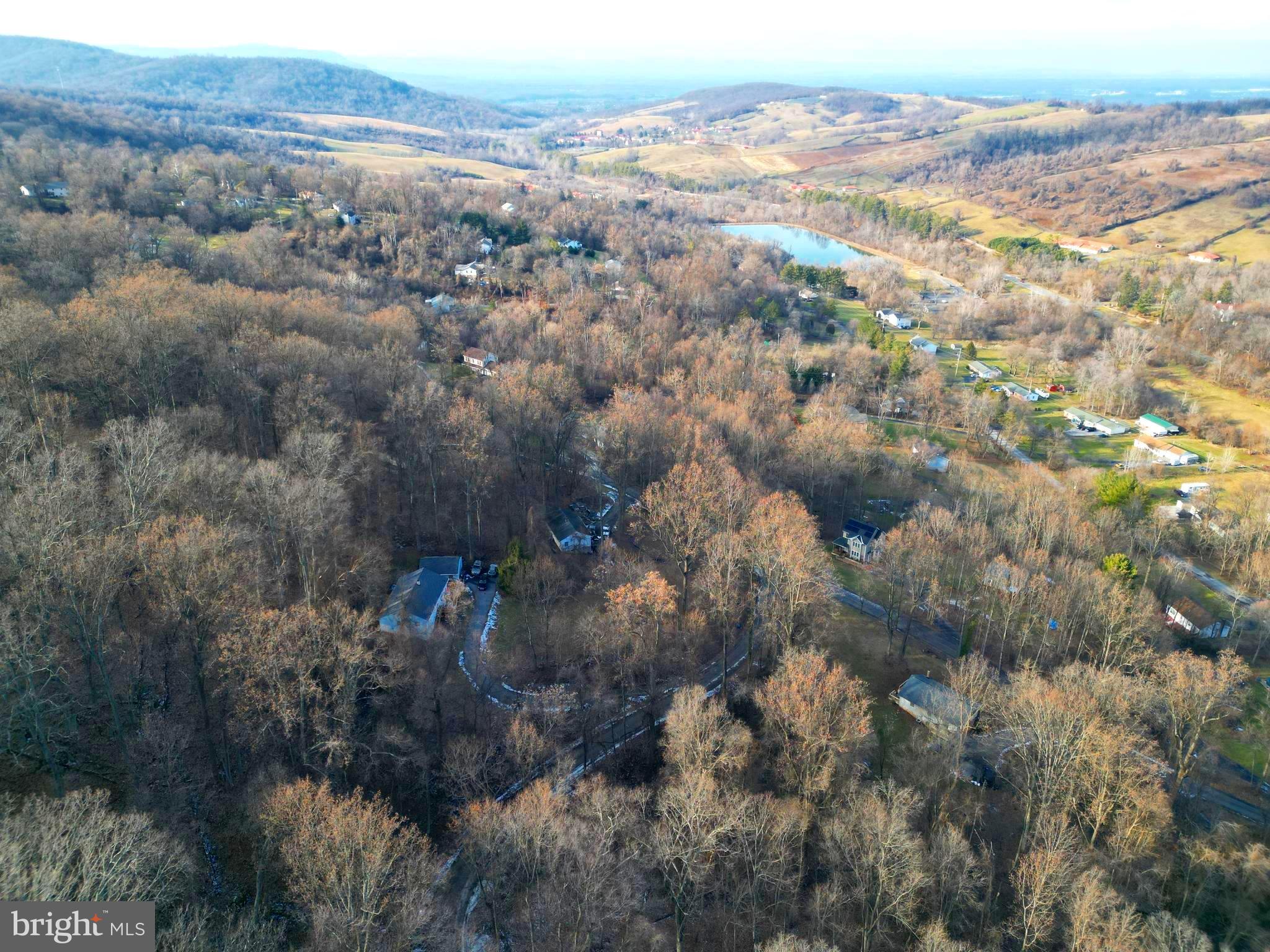 LAKE FRONT ROYAL - Land