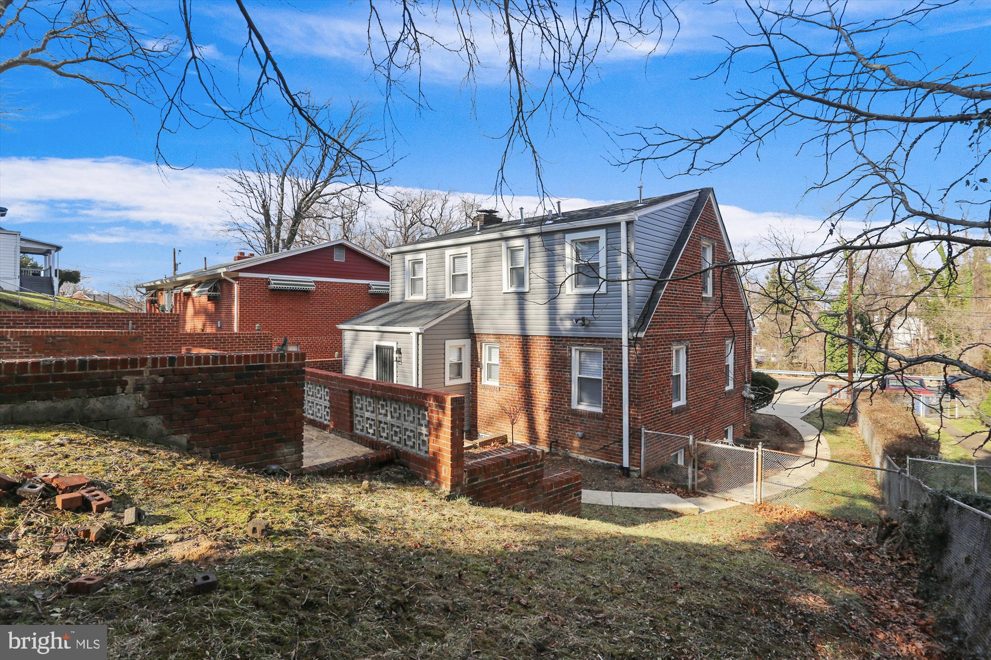 3139 M STREET SE