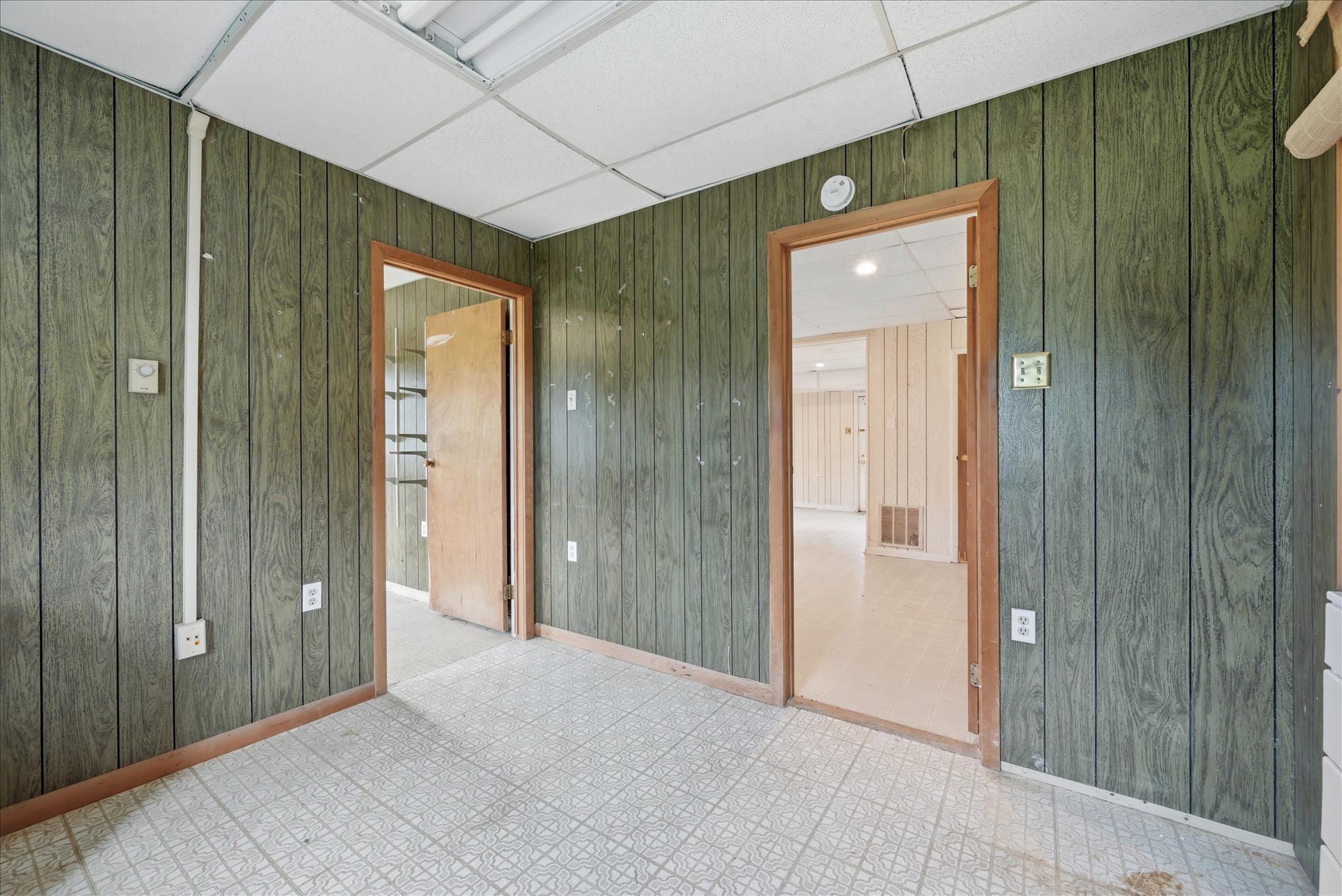 LOVETTSVILLE - Residential